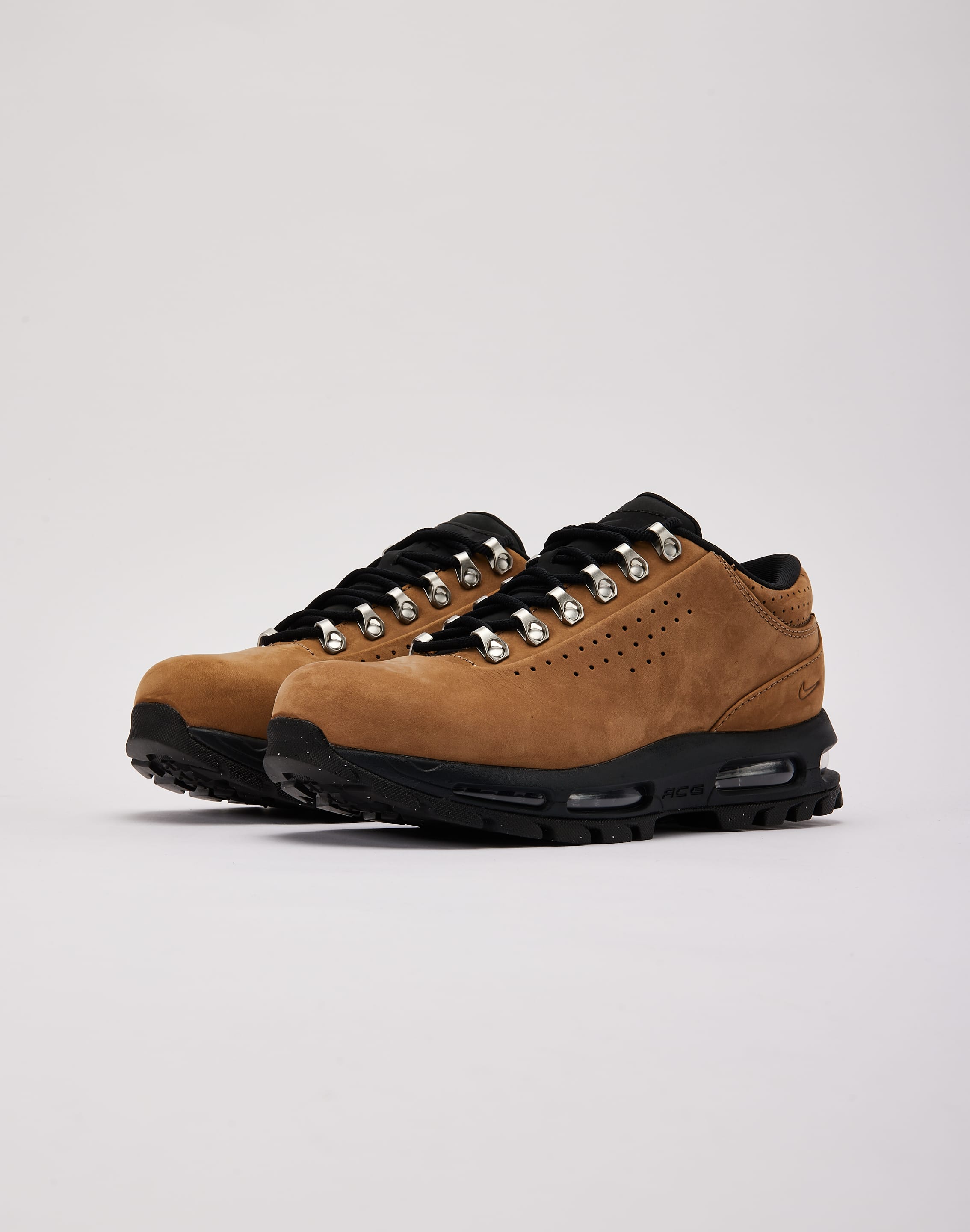 Photo of Nike Air Max Goadome Low SP