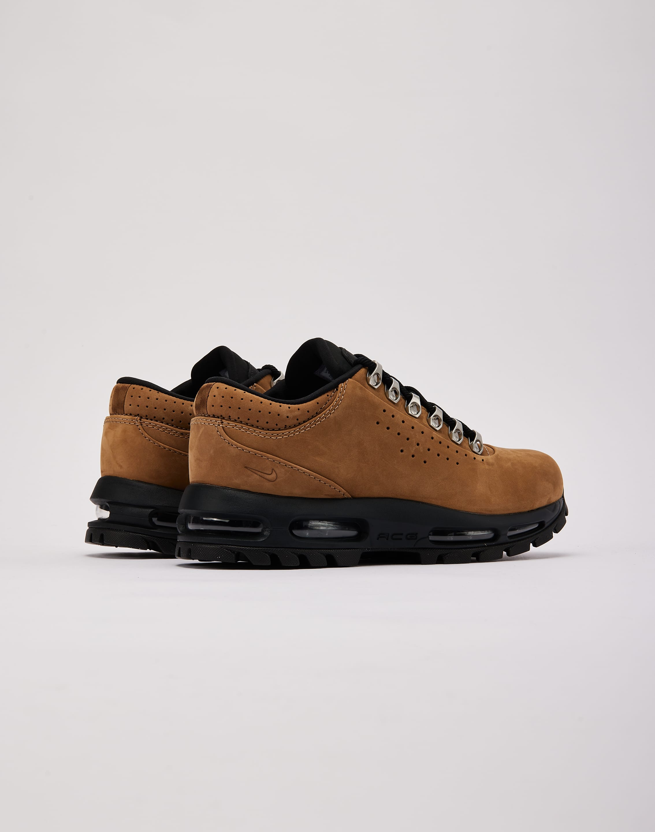 Photo of Nike Air Max Goadome Low SP