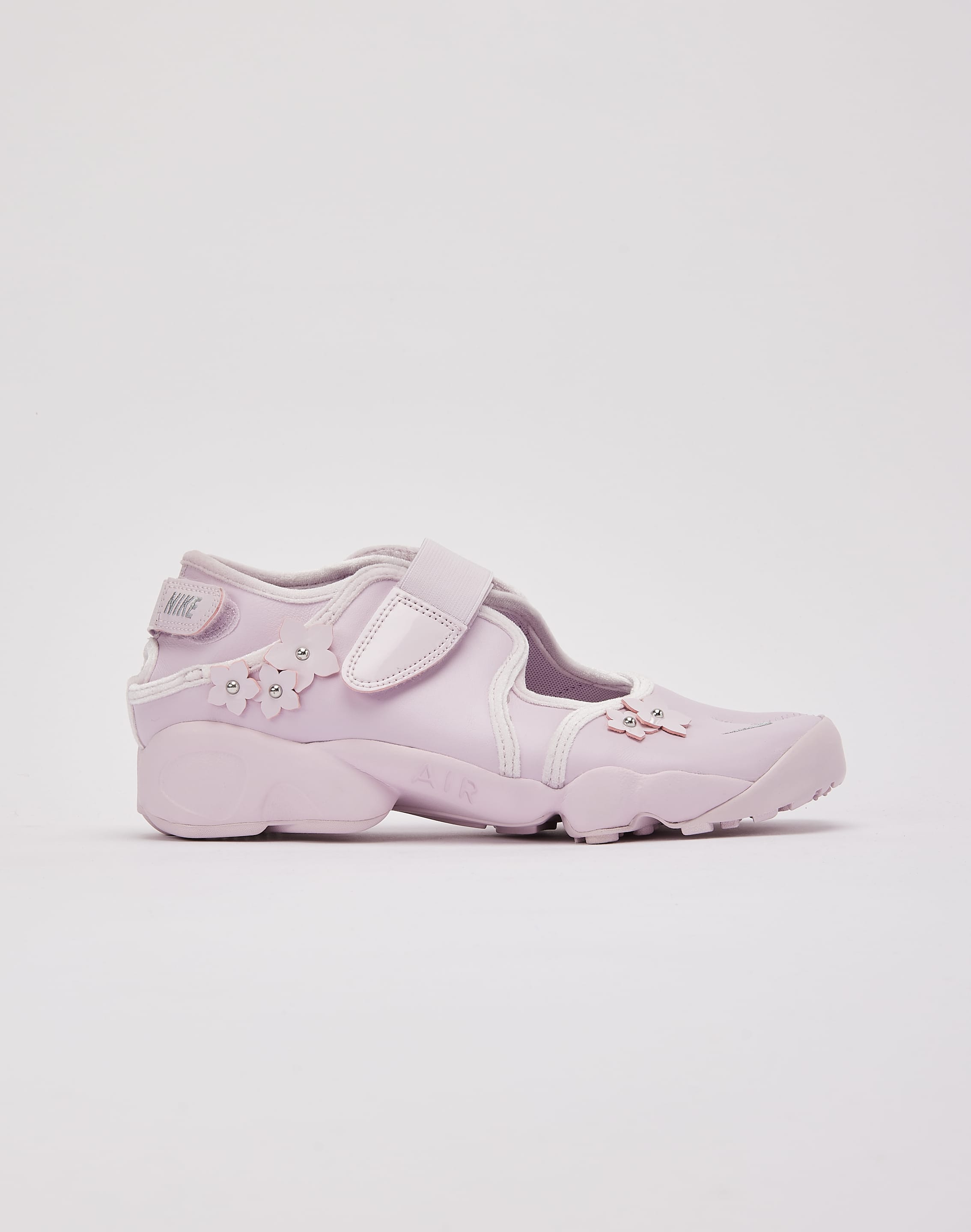 Photo of Nike Air Rift 'Florette'