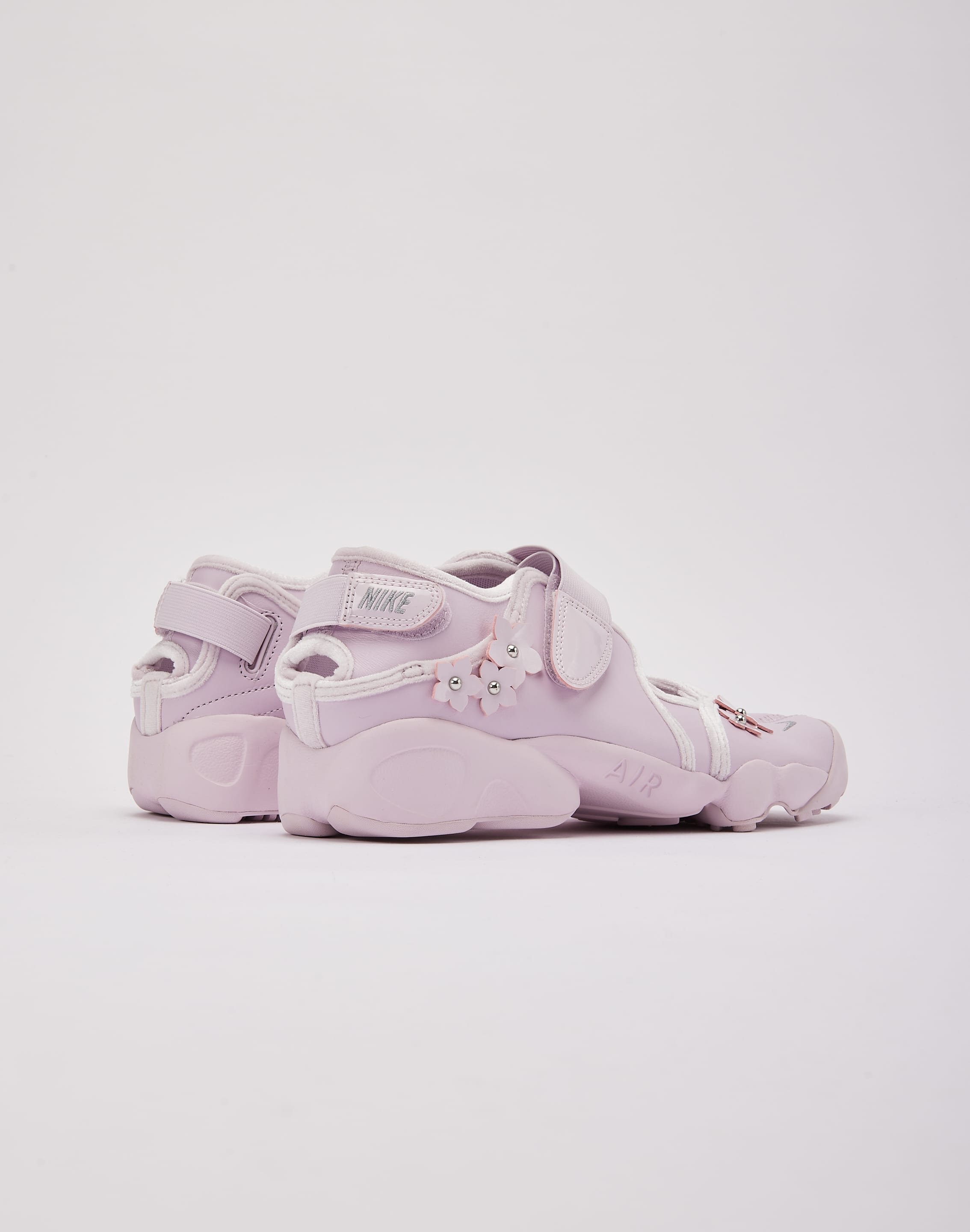 Photo of Nike Air Rift 'Florette'