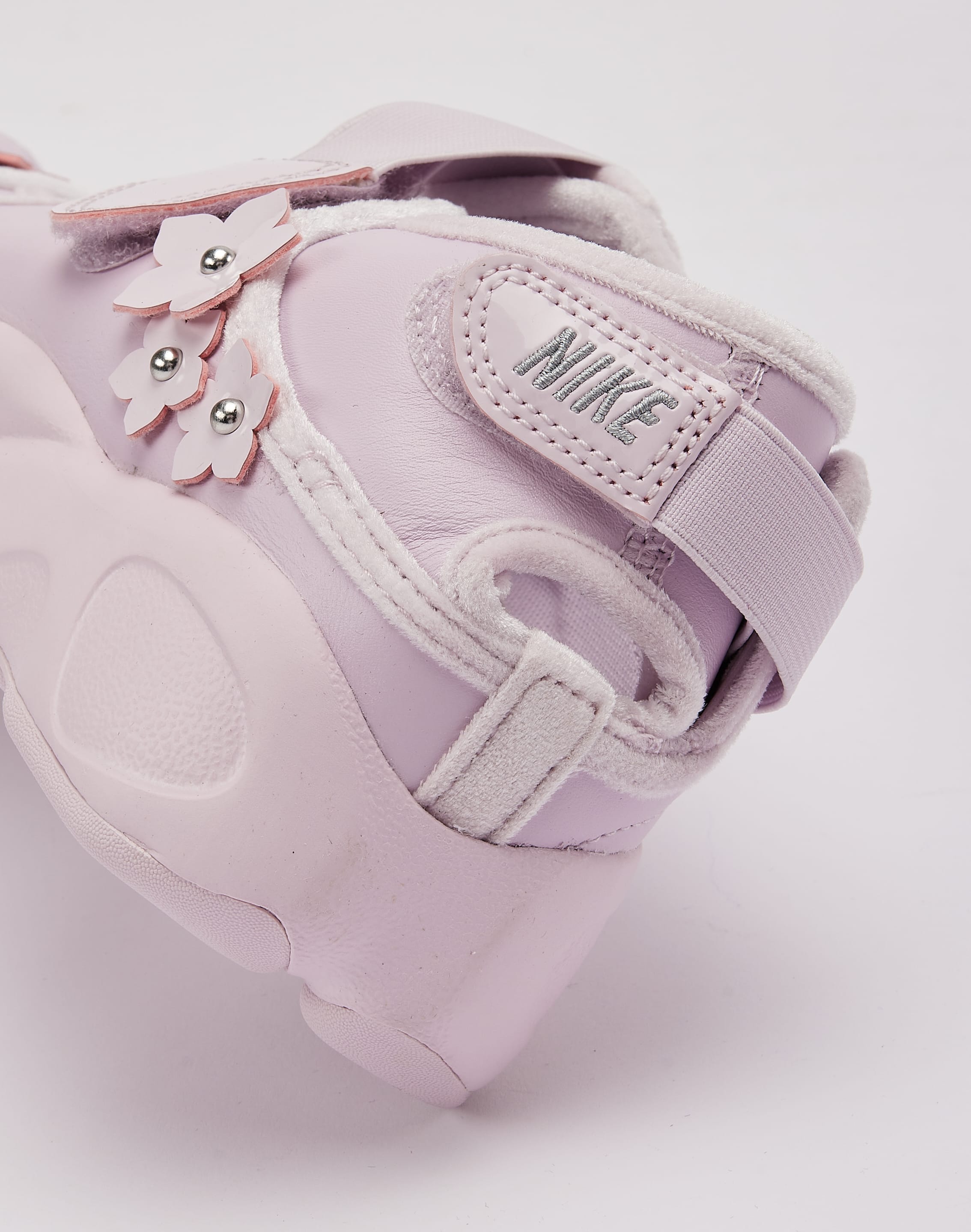 Photo of Nike Air Rift 'Florette'