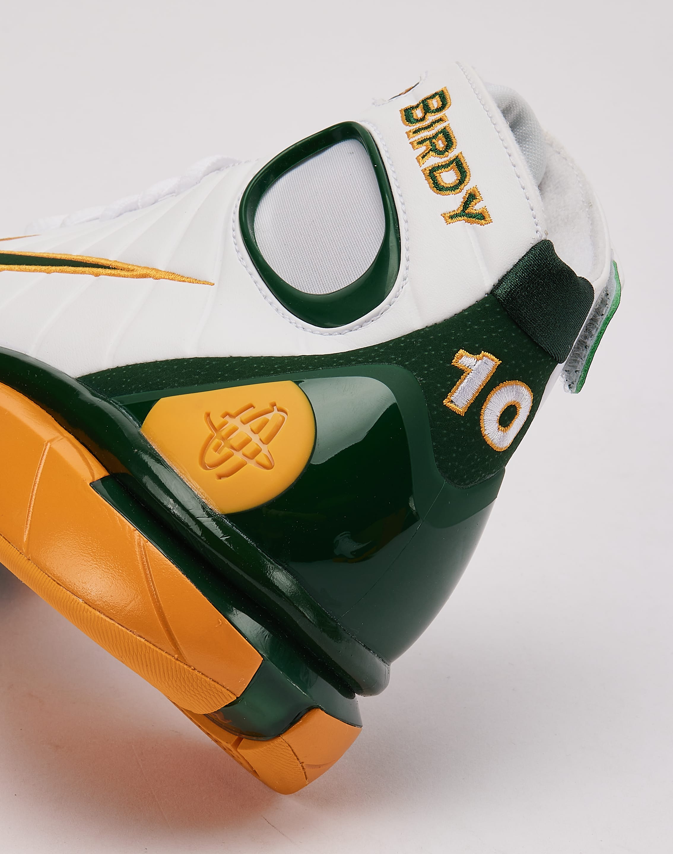 Photo of Nike Air Zoom Huarache 2K4 'Sue Bird'