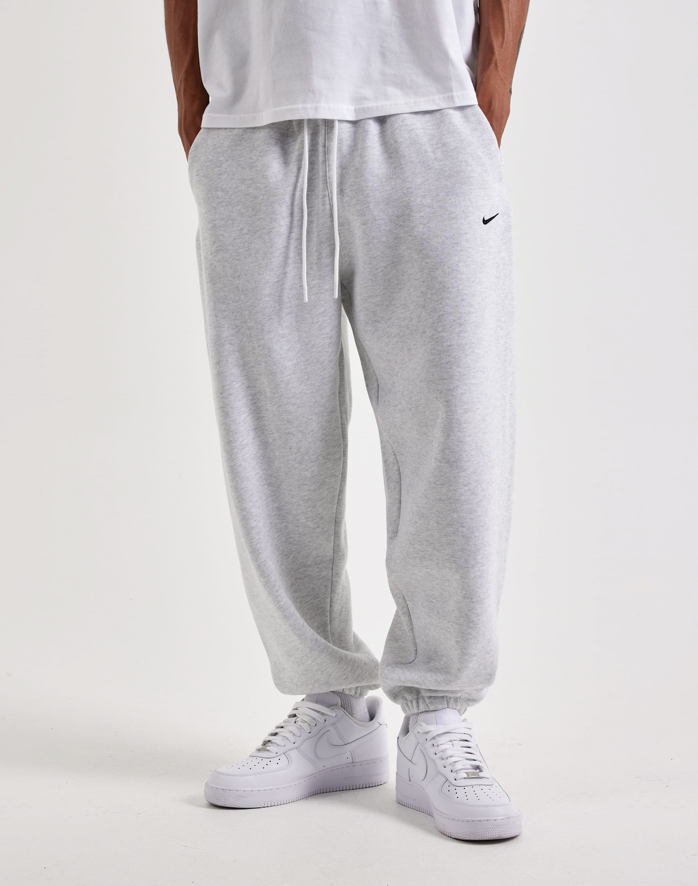 Photo of Nike Solo Fleece Cuffed Pants