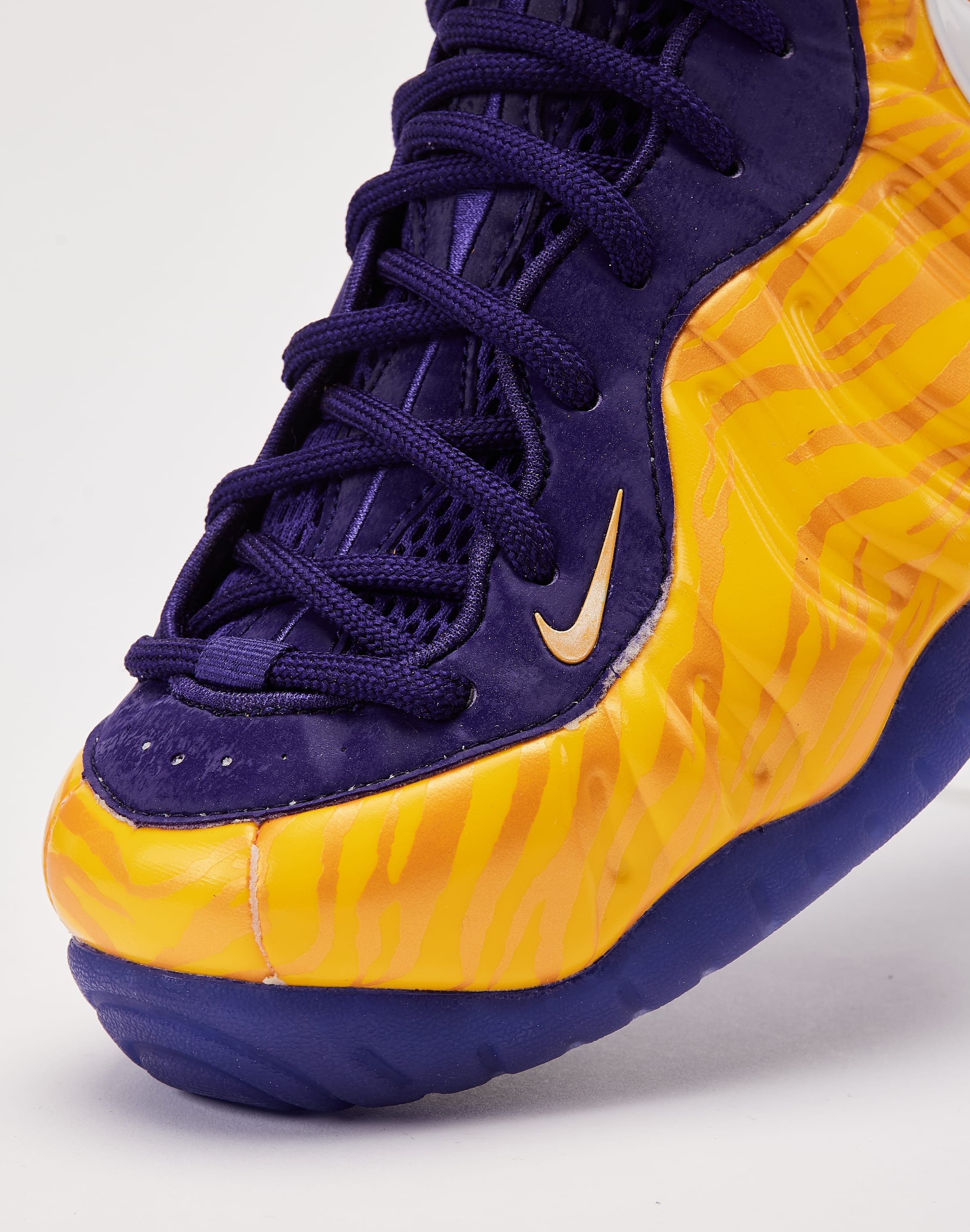 Nike Air Foamposite Pro 'LSU', image 7 of 8