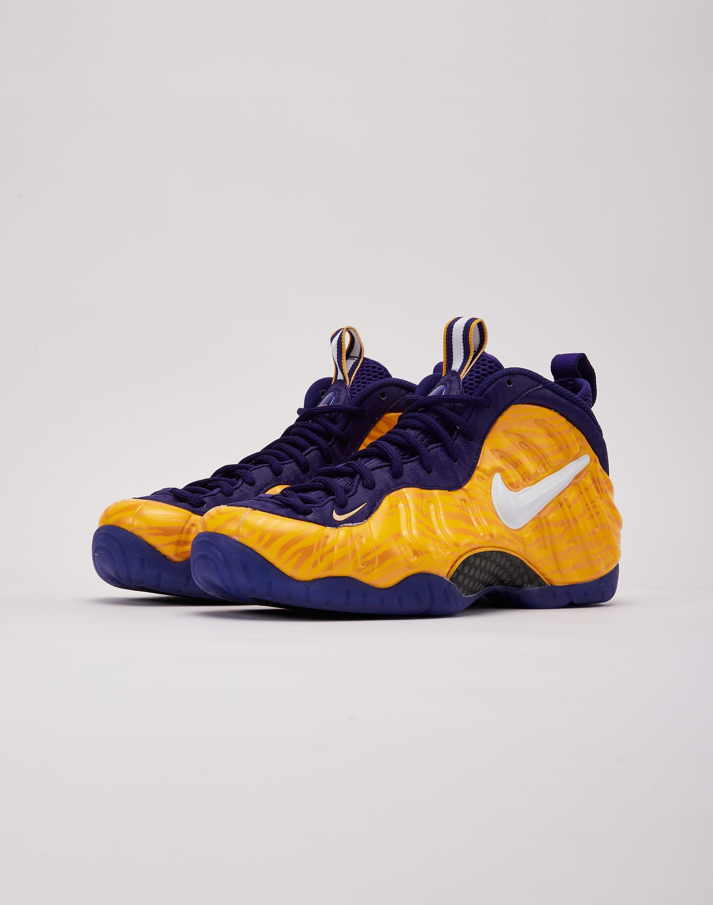 Nike Air Foamposite Pro 'LSU', image 2 of 8