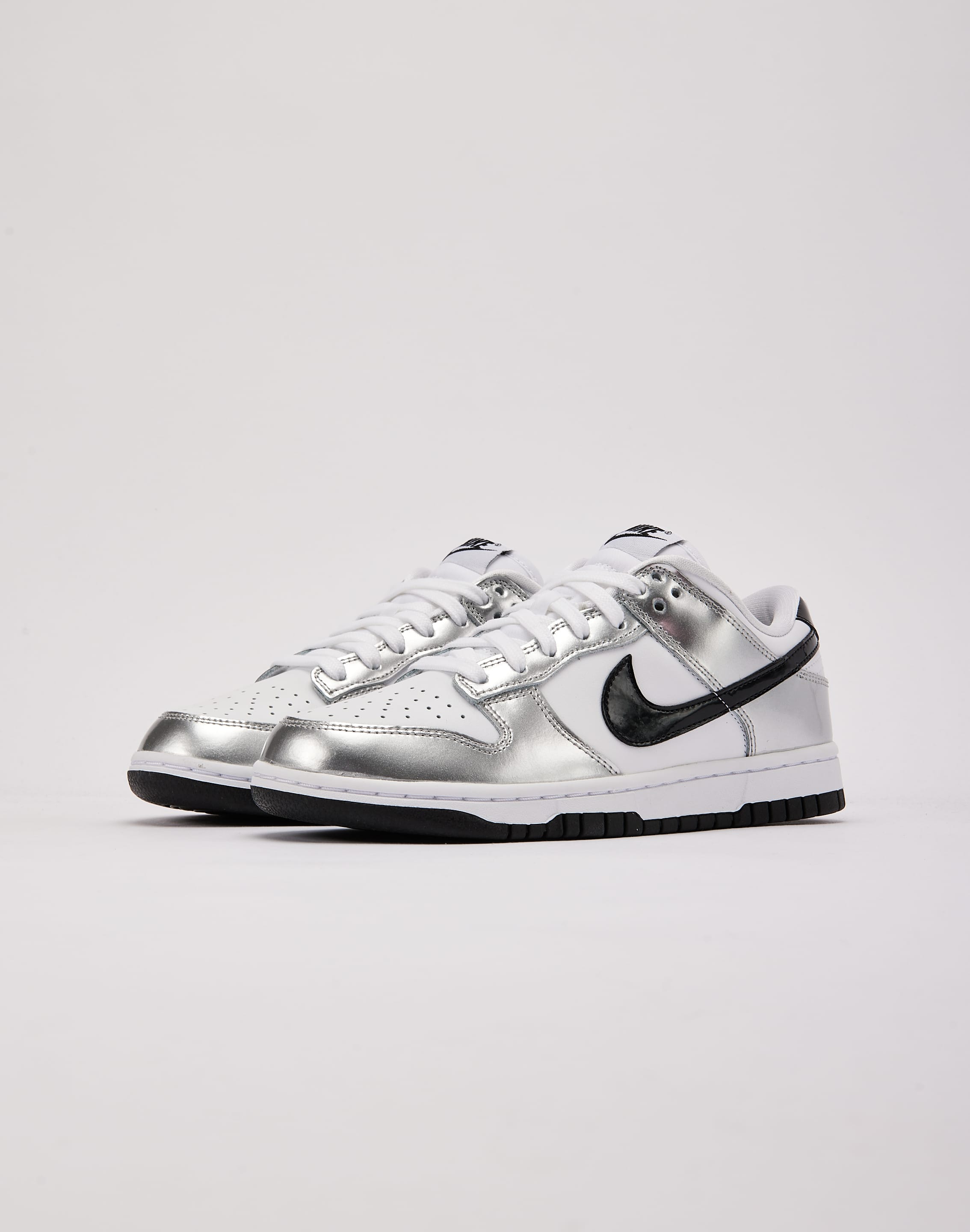 Nike Dunk Low SE, image 2 of 6