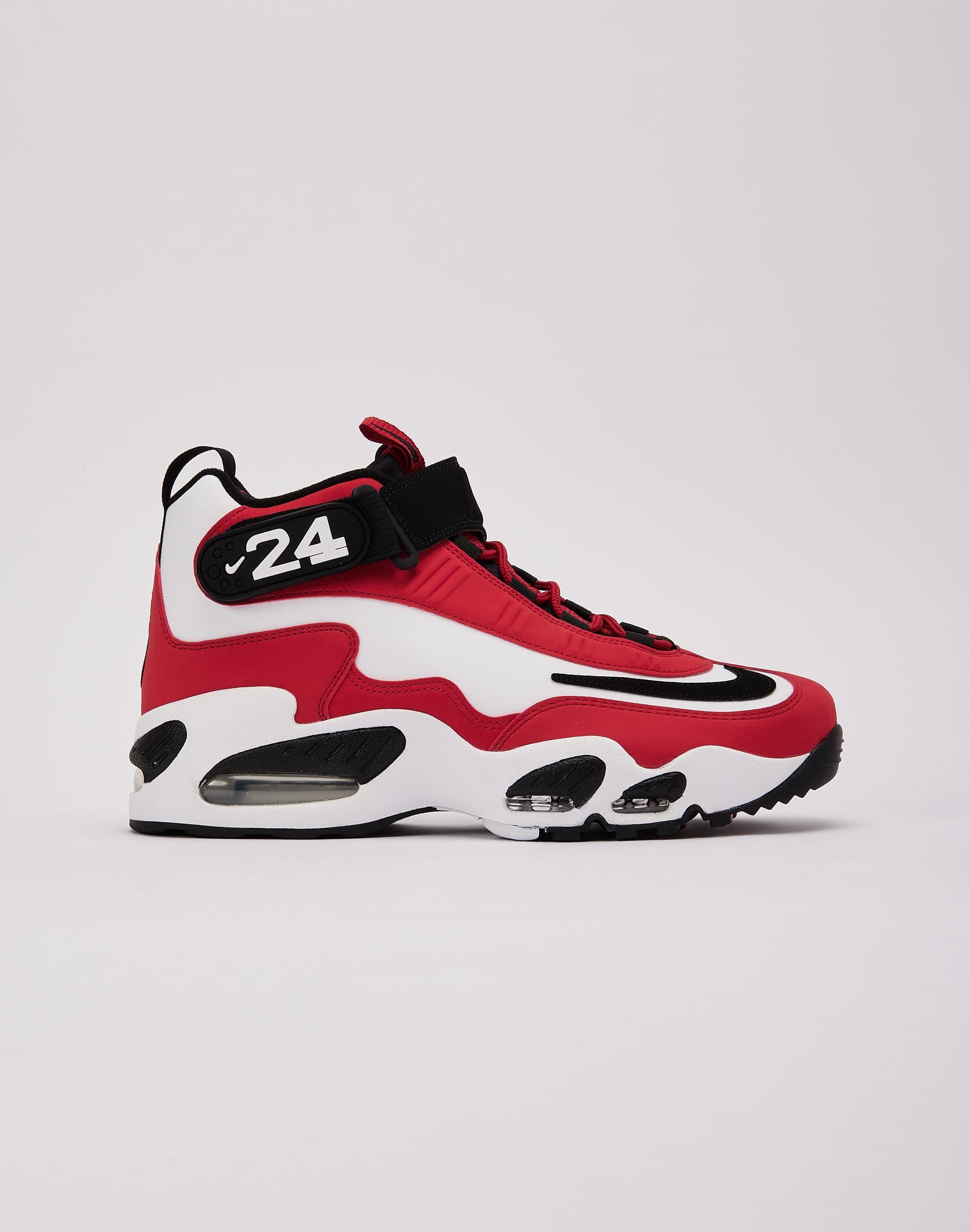 Photo of Nike Air Griffey Max 1 'Cincinnati Reds'