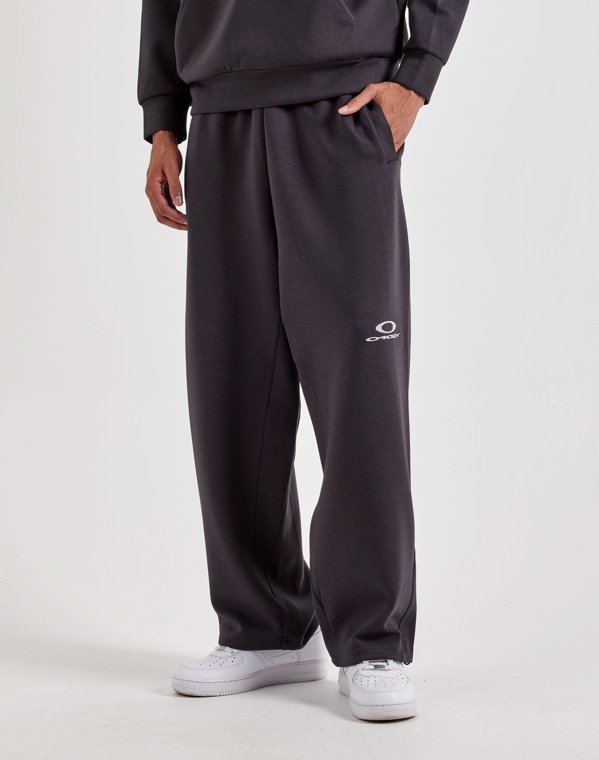 Photo of Oakley New Retro Fleece Pants 2.7