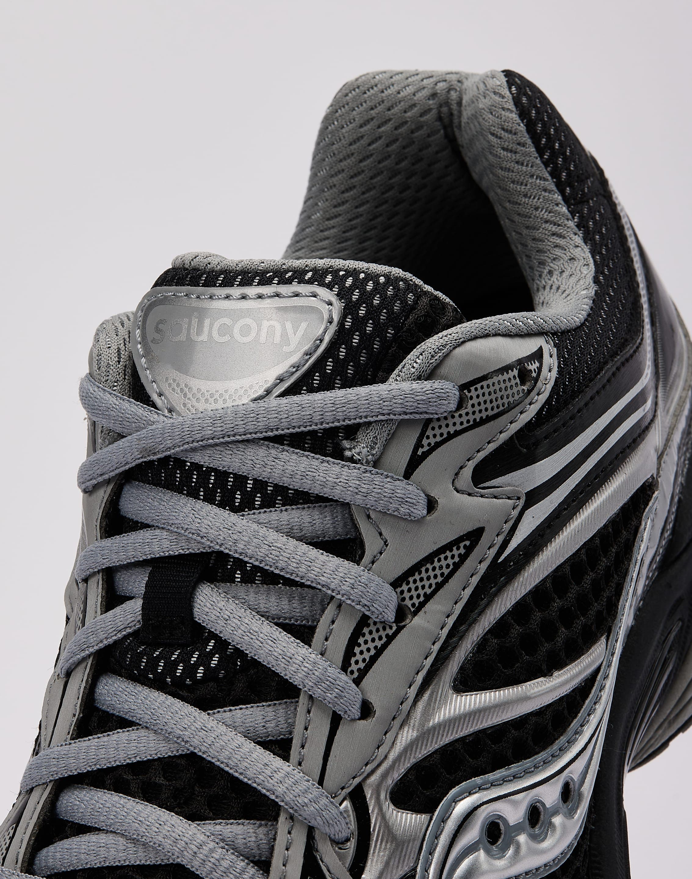 Saucony ProGrid Omni 9