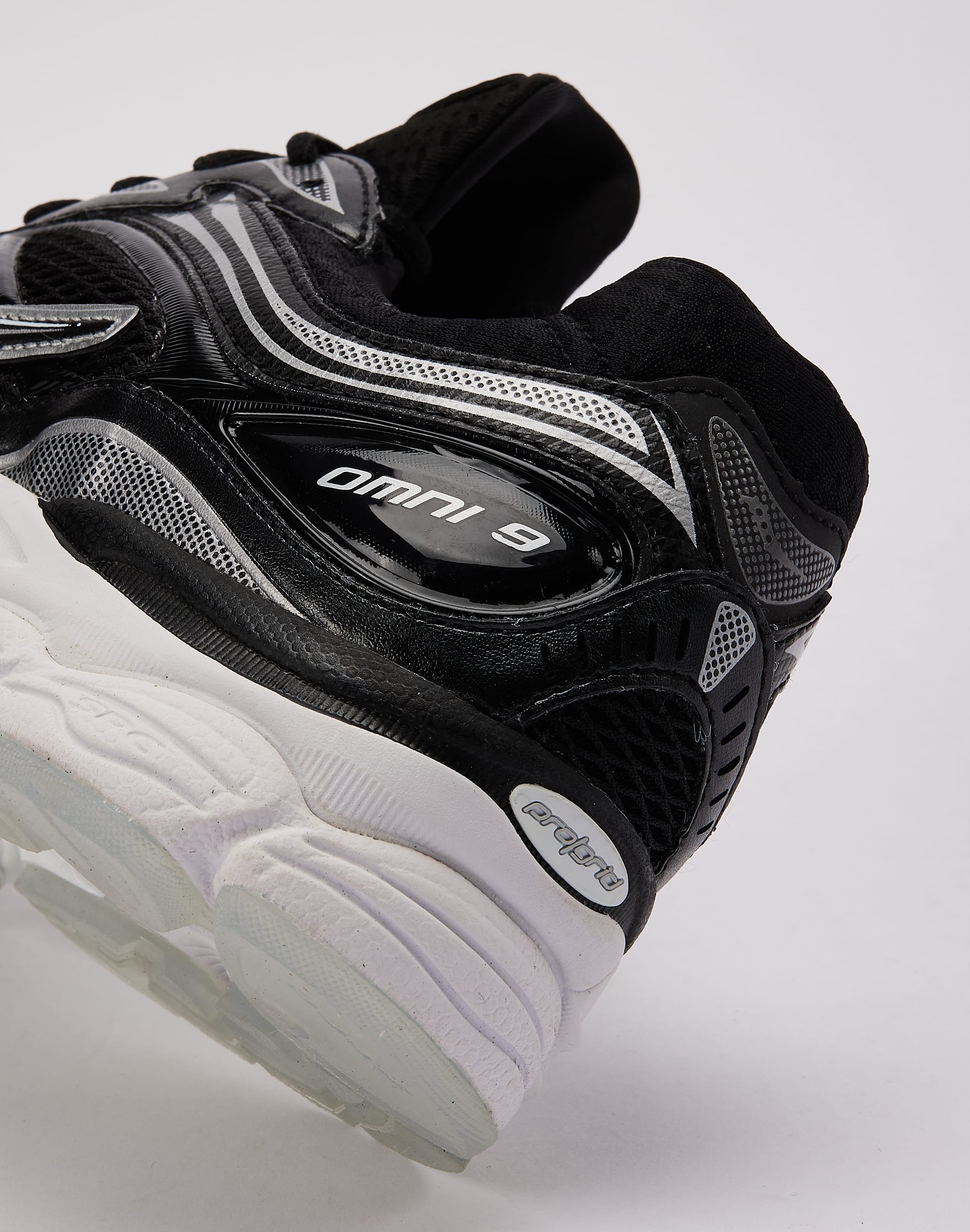 Saucony ProGrid Omni 9