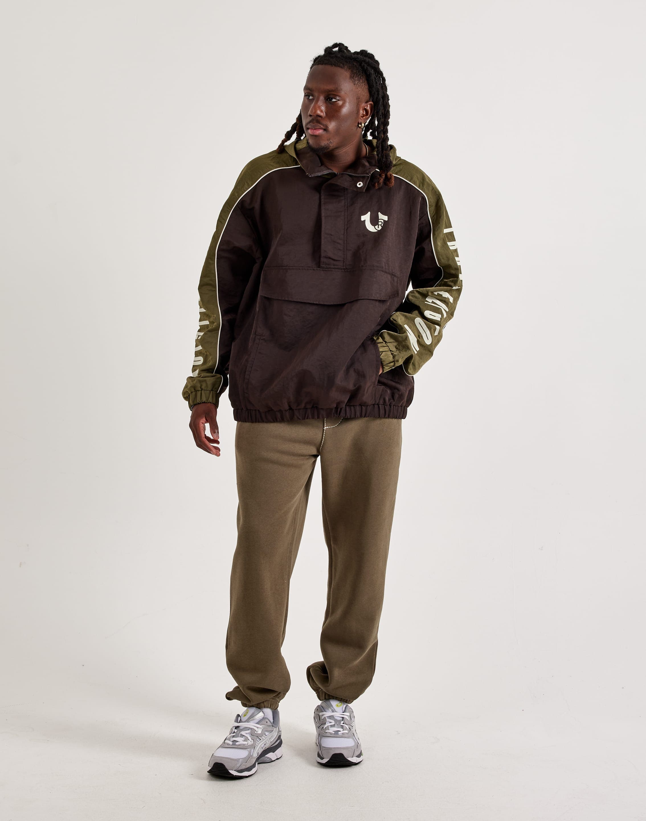 TRUE RELIGION フード付きナイロンジャケット TRUE RELIGION フード付きナイロンジャケット