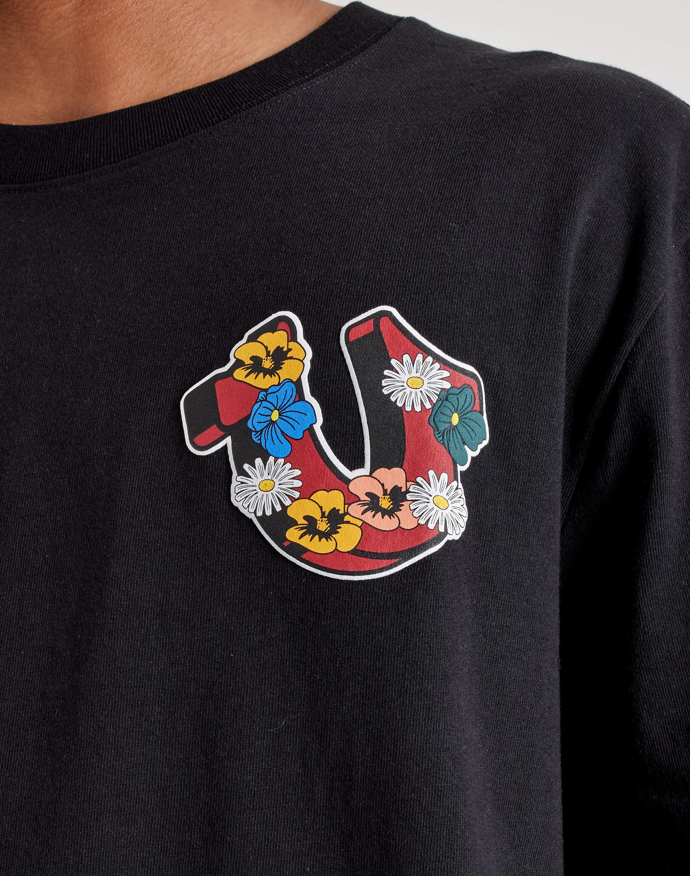 True Religion Garden Logo Tee – DTLR