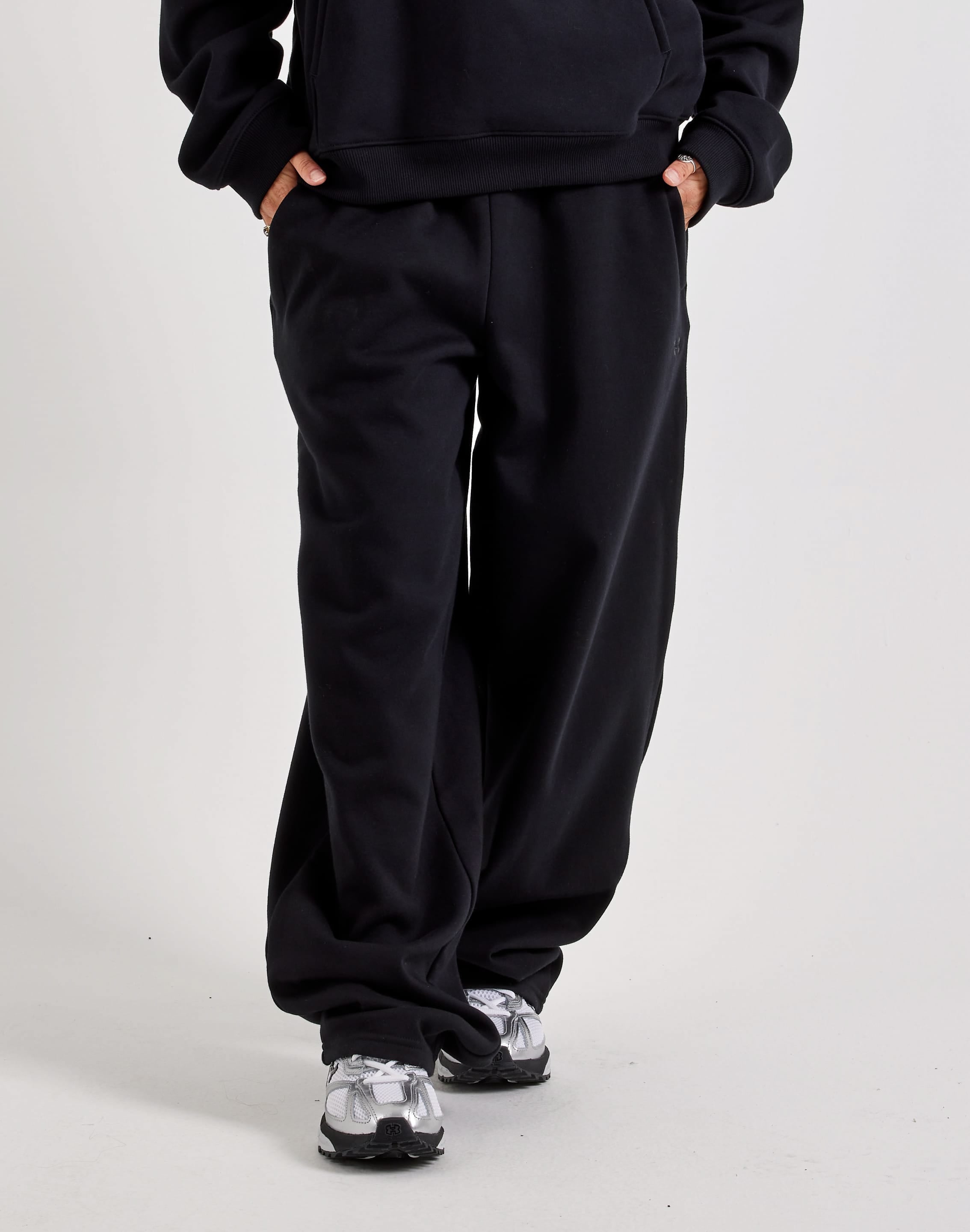 Photo of Under Armour Icon Fleece Barrel Pants