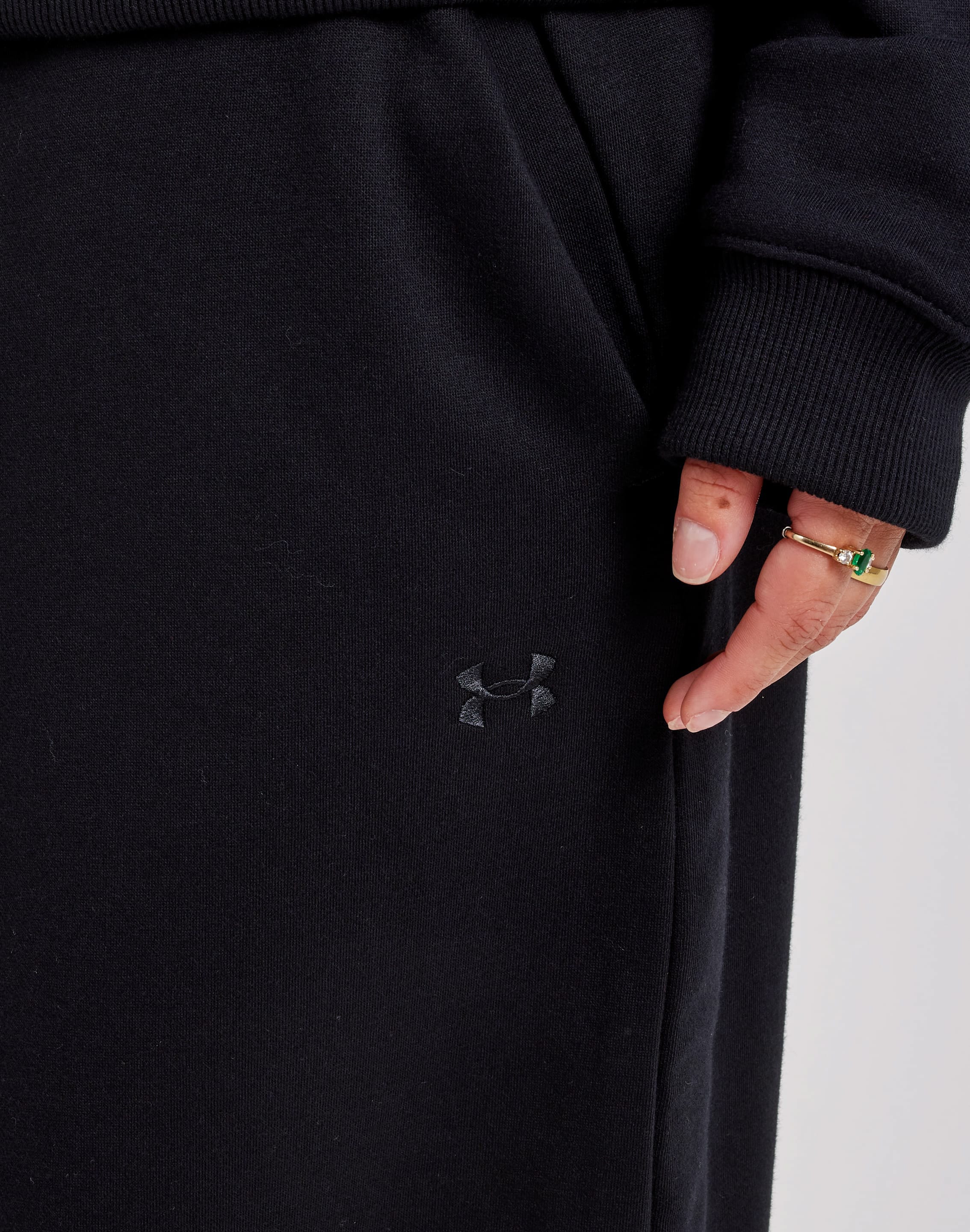 Photo of Under Armour Icon Fleece Barrel Pants
