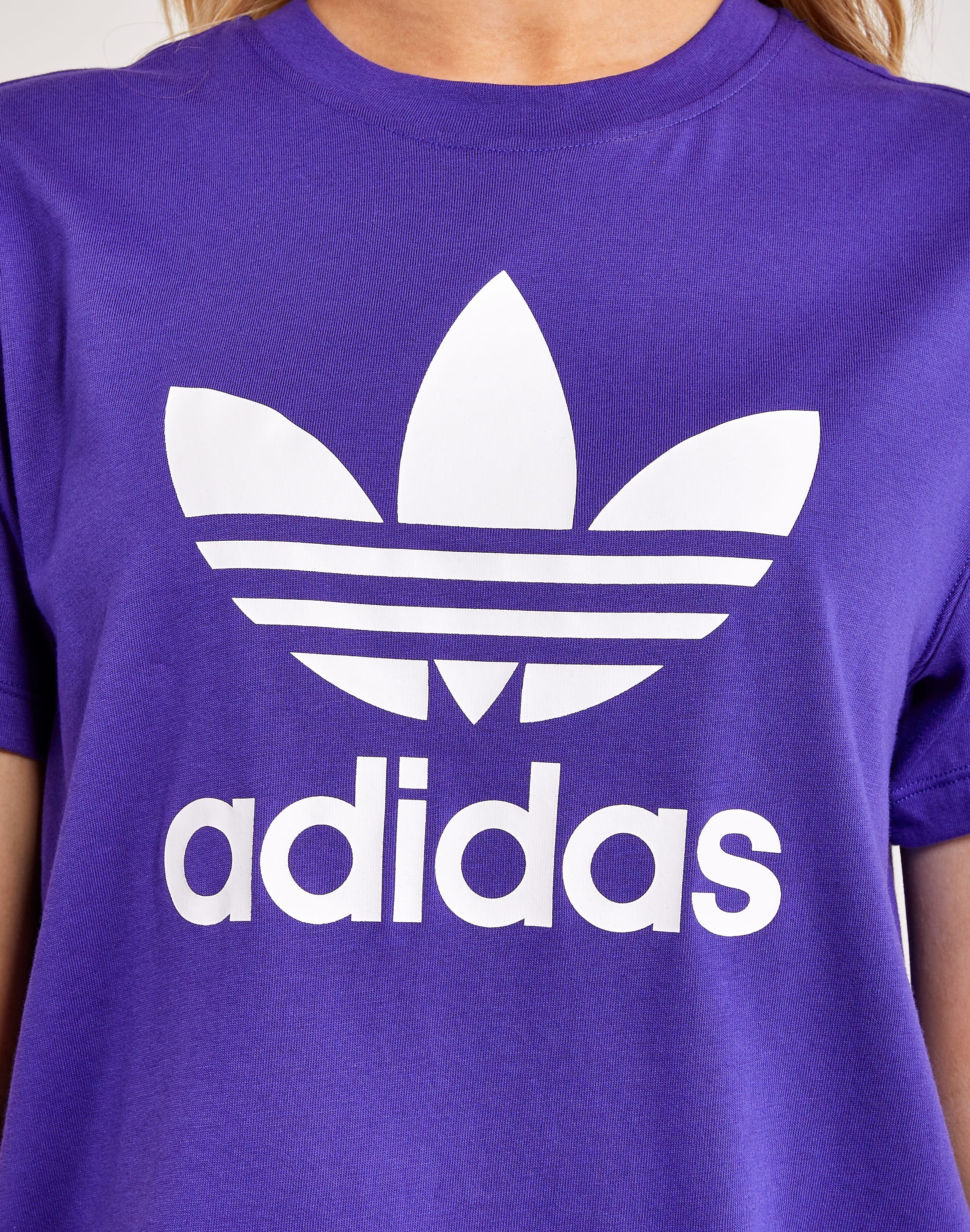Adidas Boxy Trefoil Tee – DTLR