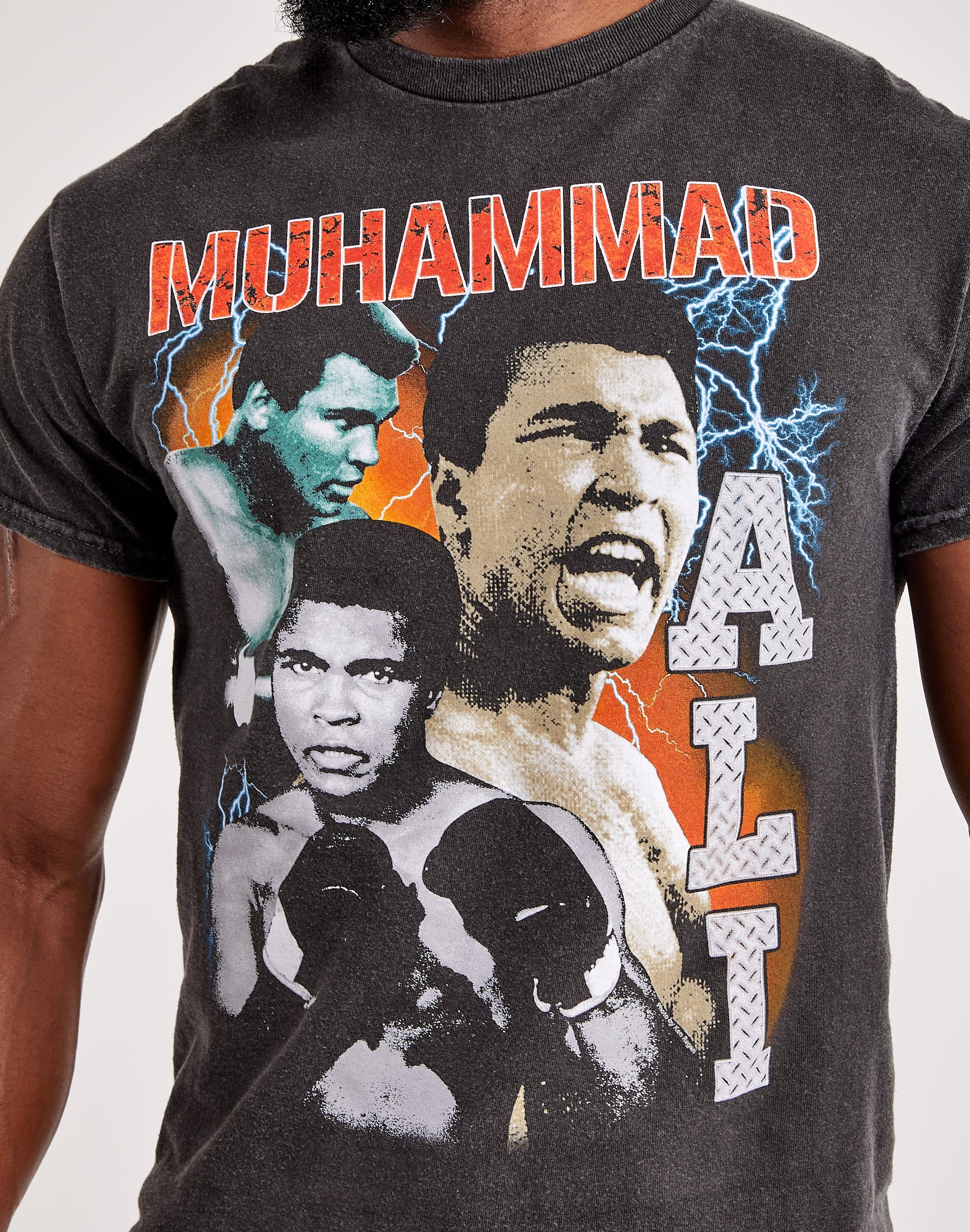 Tee Raz Muhammad American Classics Muhammad Ali Strikes Tee – DTLR