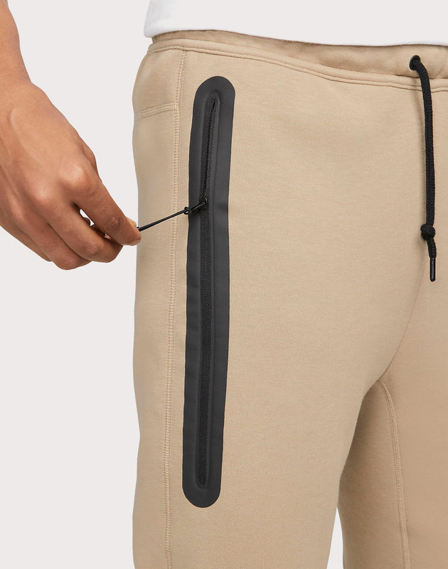 Nike Tech Fleece SlimFit Joggers DTLR