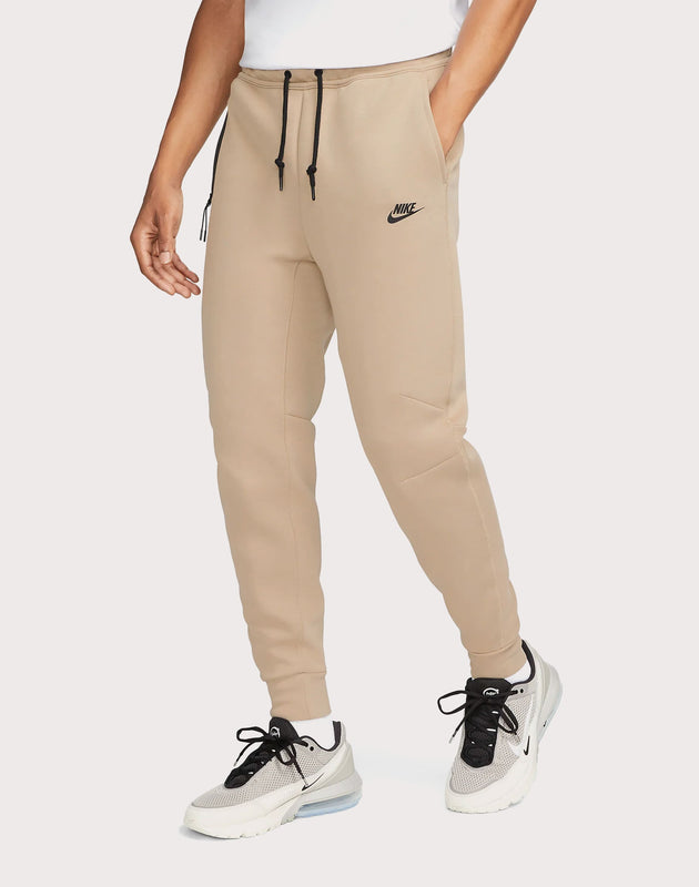 Nike Tech Fleece SlimFit Joggers DTLR