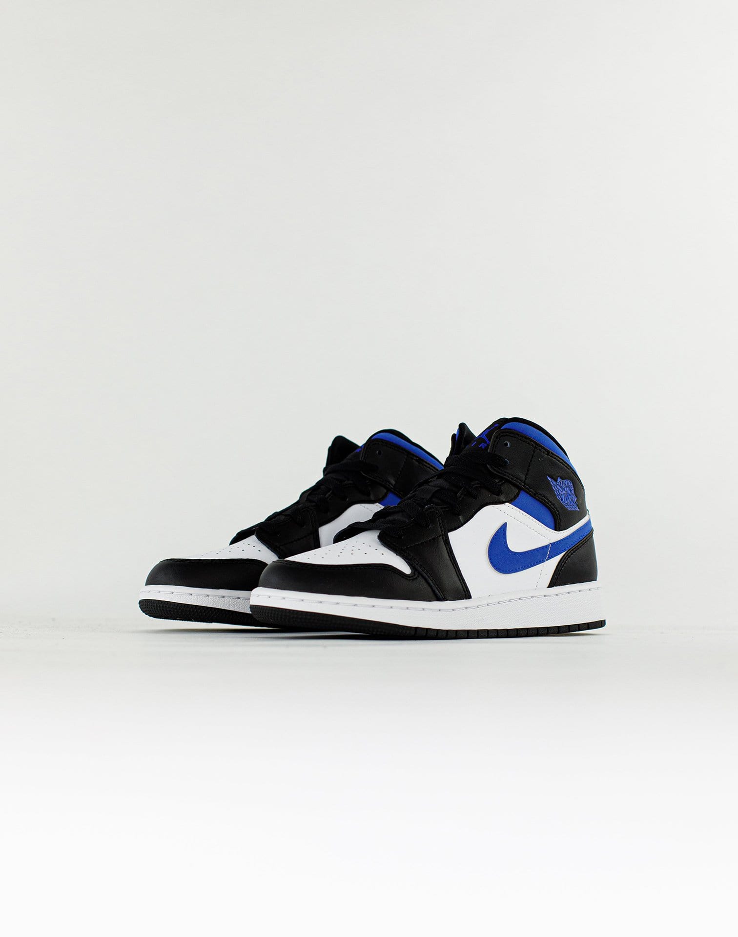 Photo of Jordan AIR JORDAN RETRO 1 MID GRADE-SCHOOL