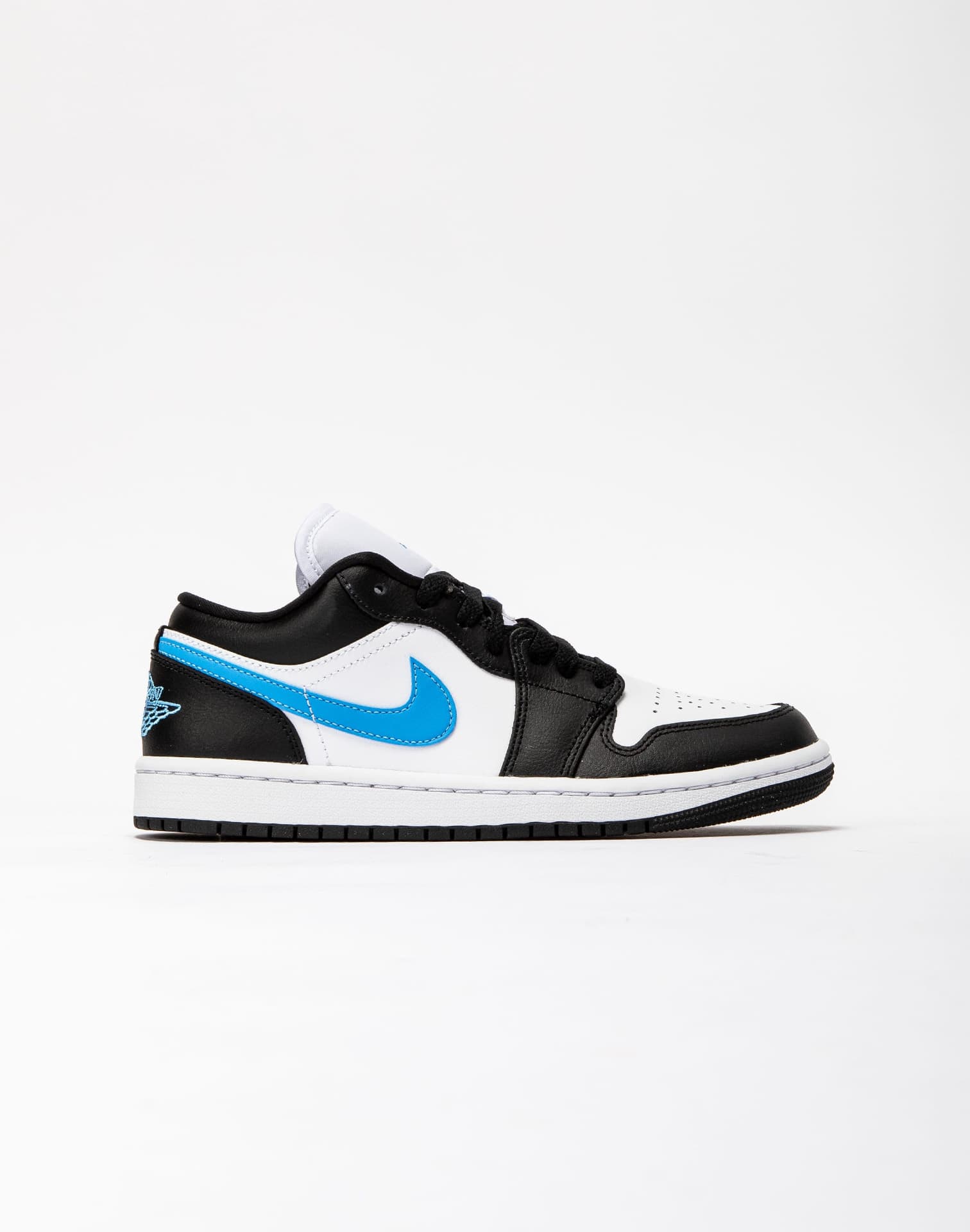 Photo of Nike Air Jordan 1 Retro Low