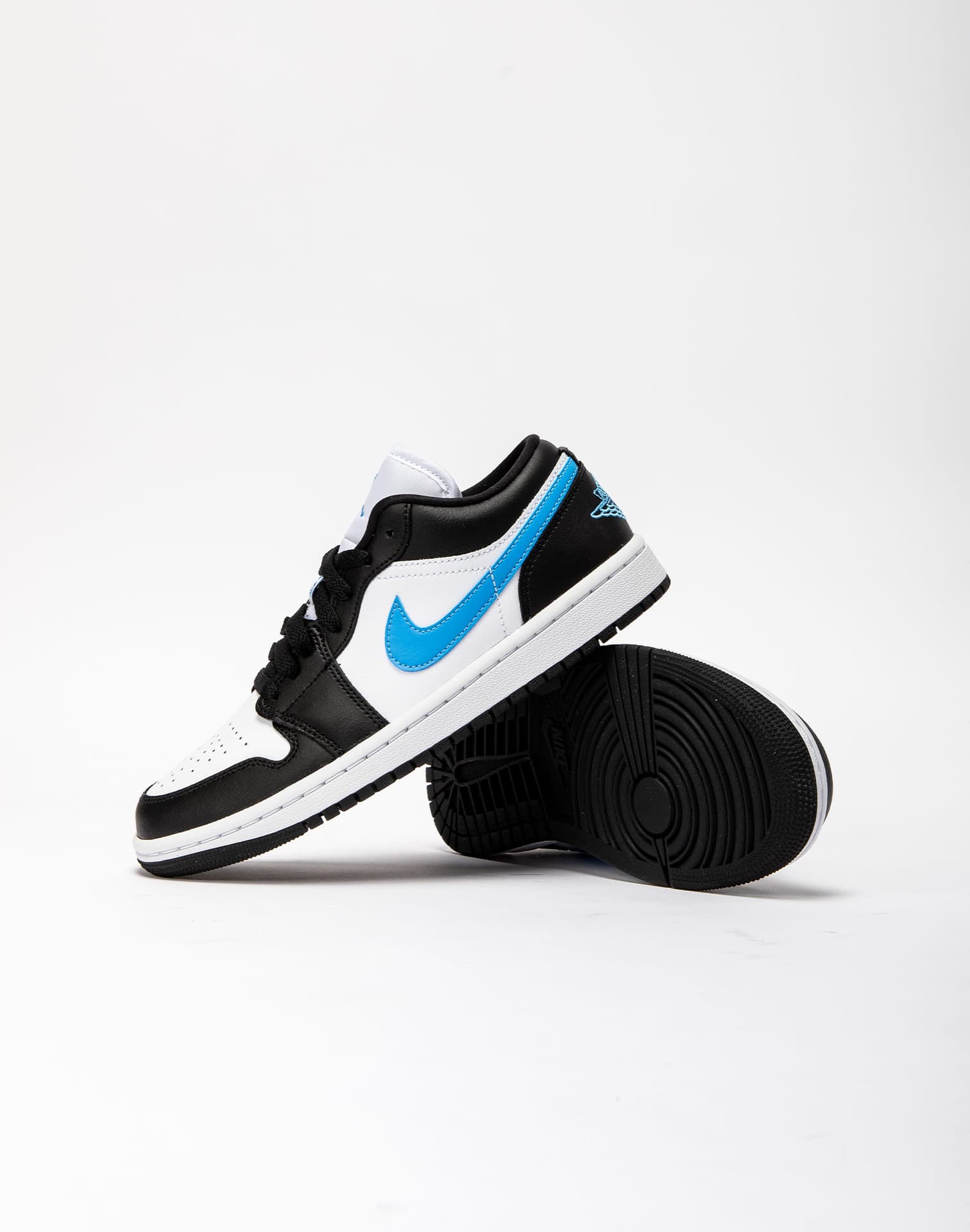 Photo of Nike Air Jordan 1 Retro Low