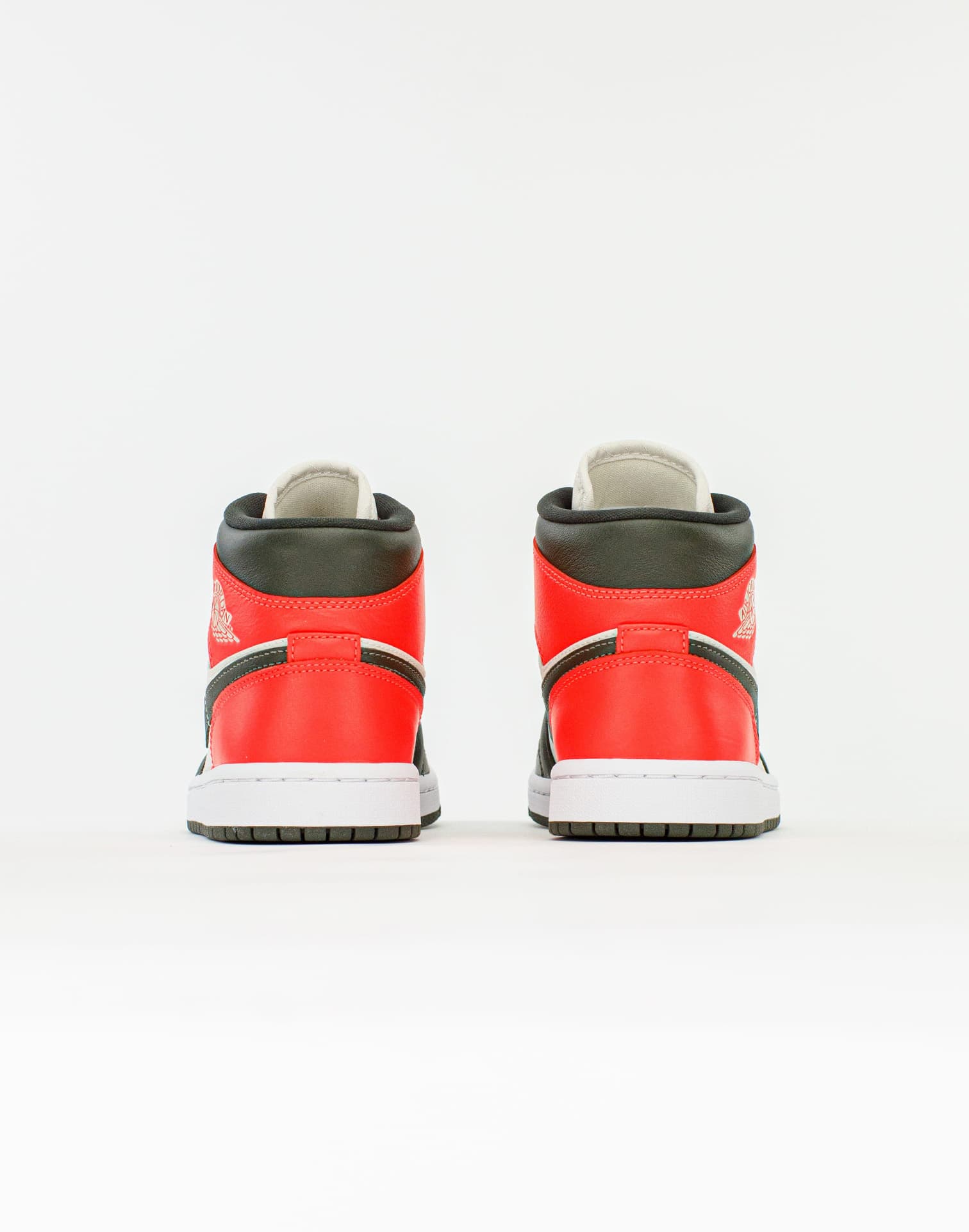 Jordan Air Jordan 1 Mid â DTLR