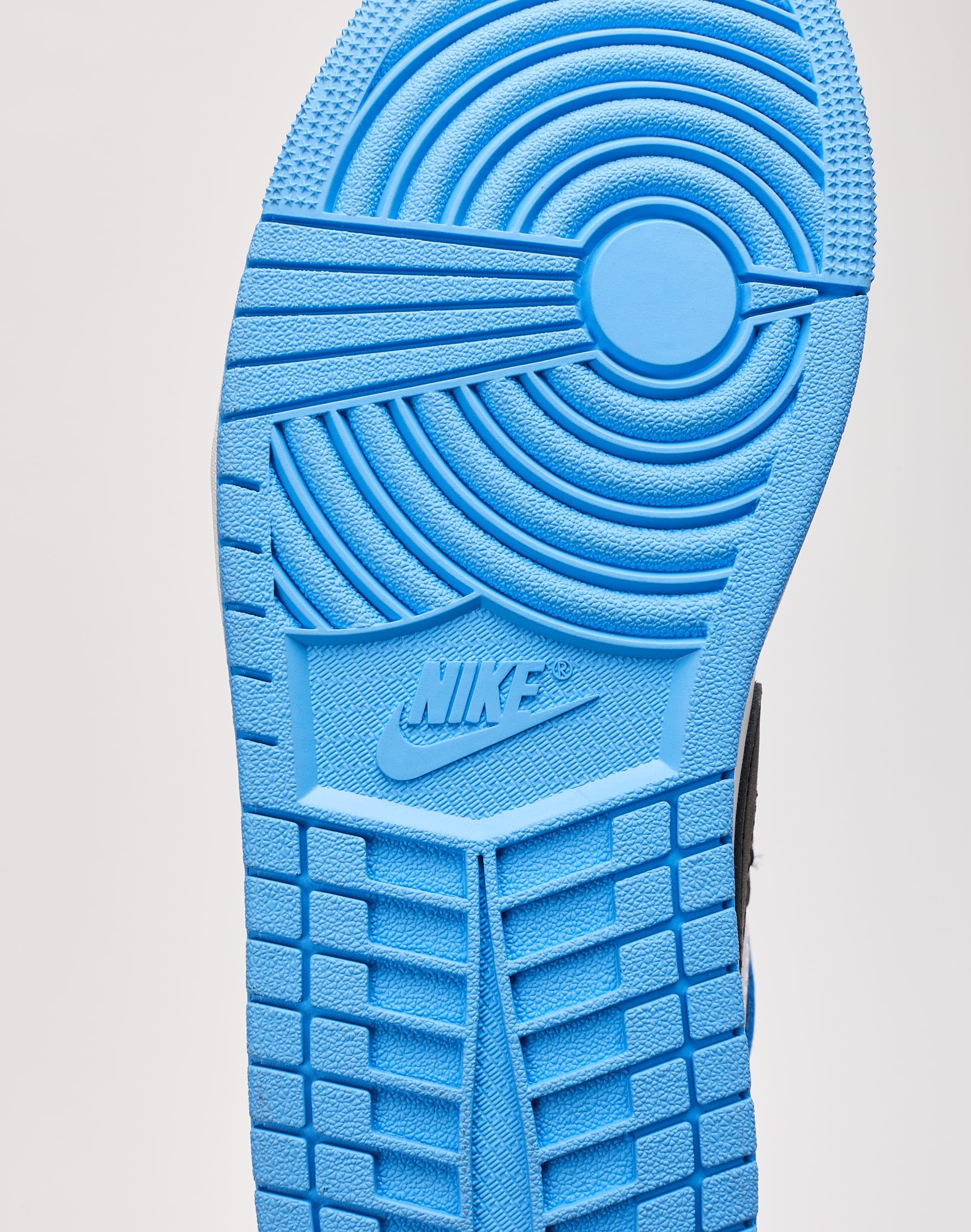 Jordan Air Jordan 1 Retro High OG 'University Blueâ â DTLR