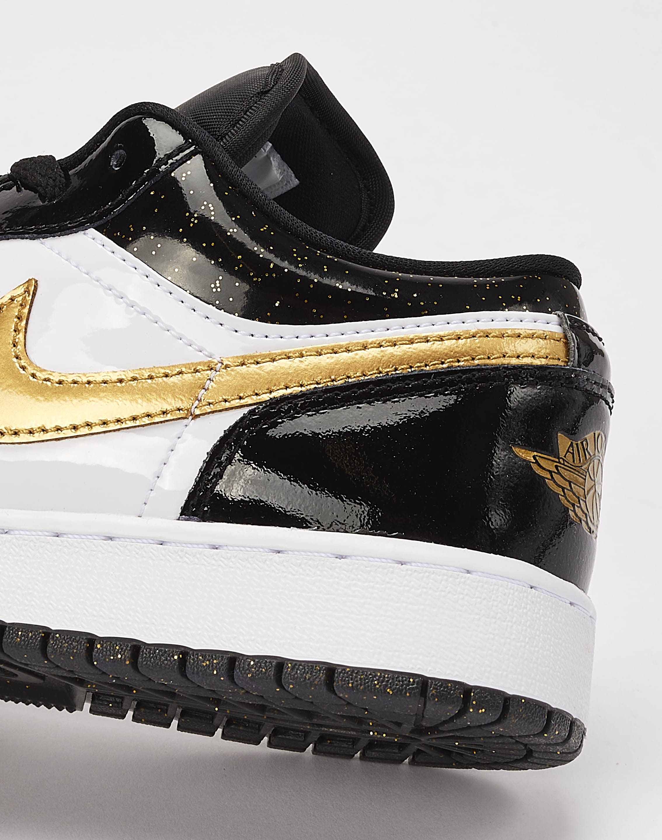 A Closer Look At The Air Jordan 1 Mid “Metallic Gold” – DTLR