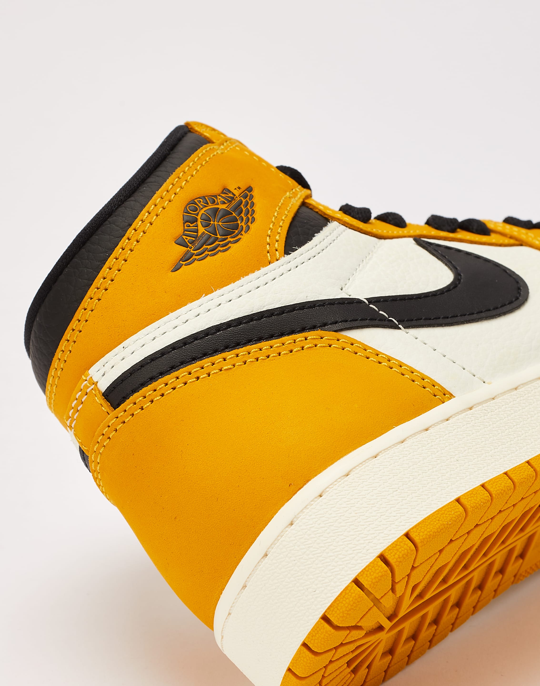 Jordan Rustic Grade Jordan Air Jordan 1 Retro High OG 'Yellow Ochre’ Grade-School – DTLR