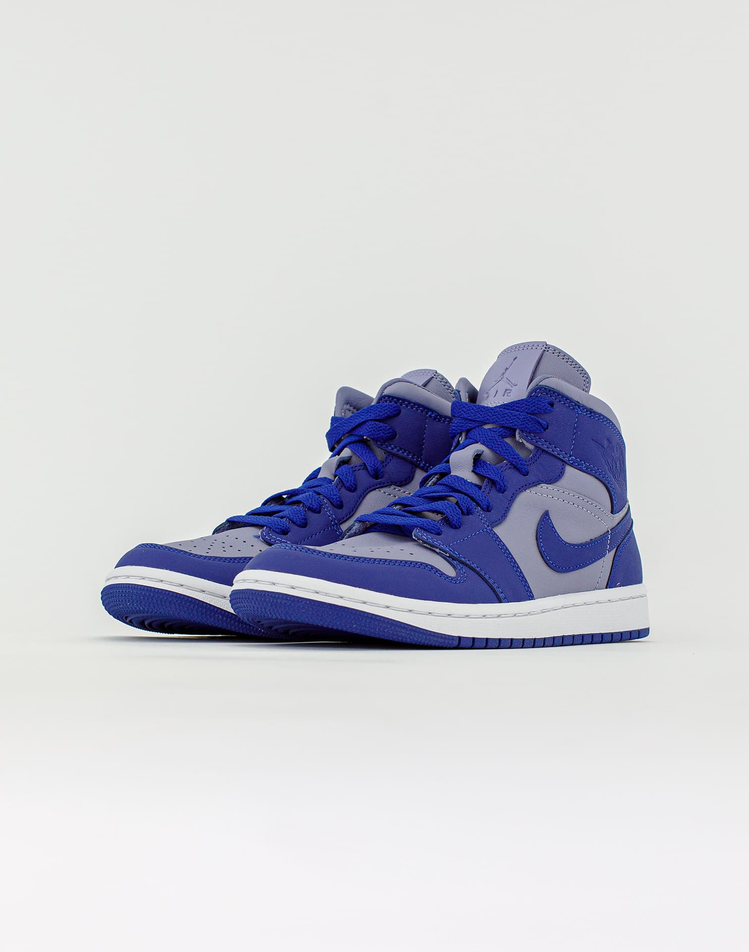 Photo of Jordan Wmns Air Jordan 1 Mid Se