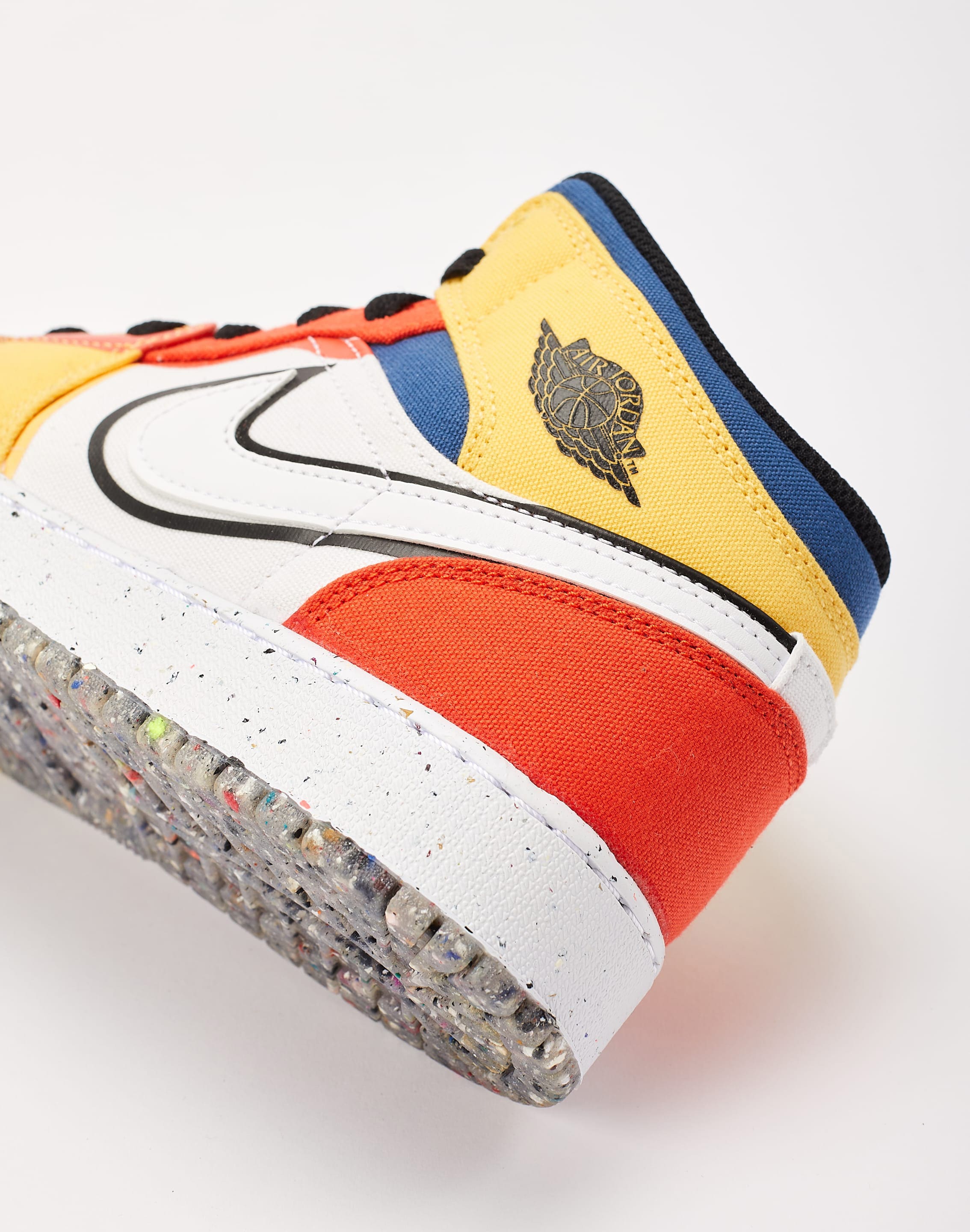 Photo of Jordan Air Jordan 1 Mid SE Grade-School