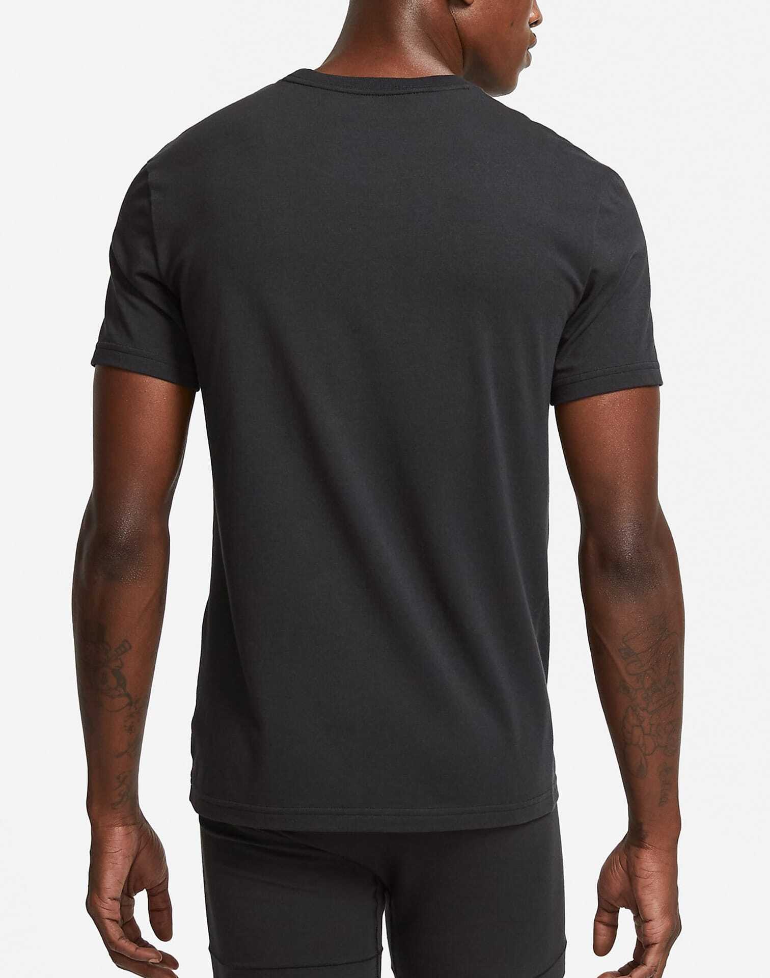Photo of Nike Everday Cotton Stretch Slim Fit Tee