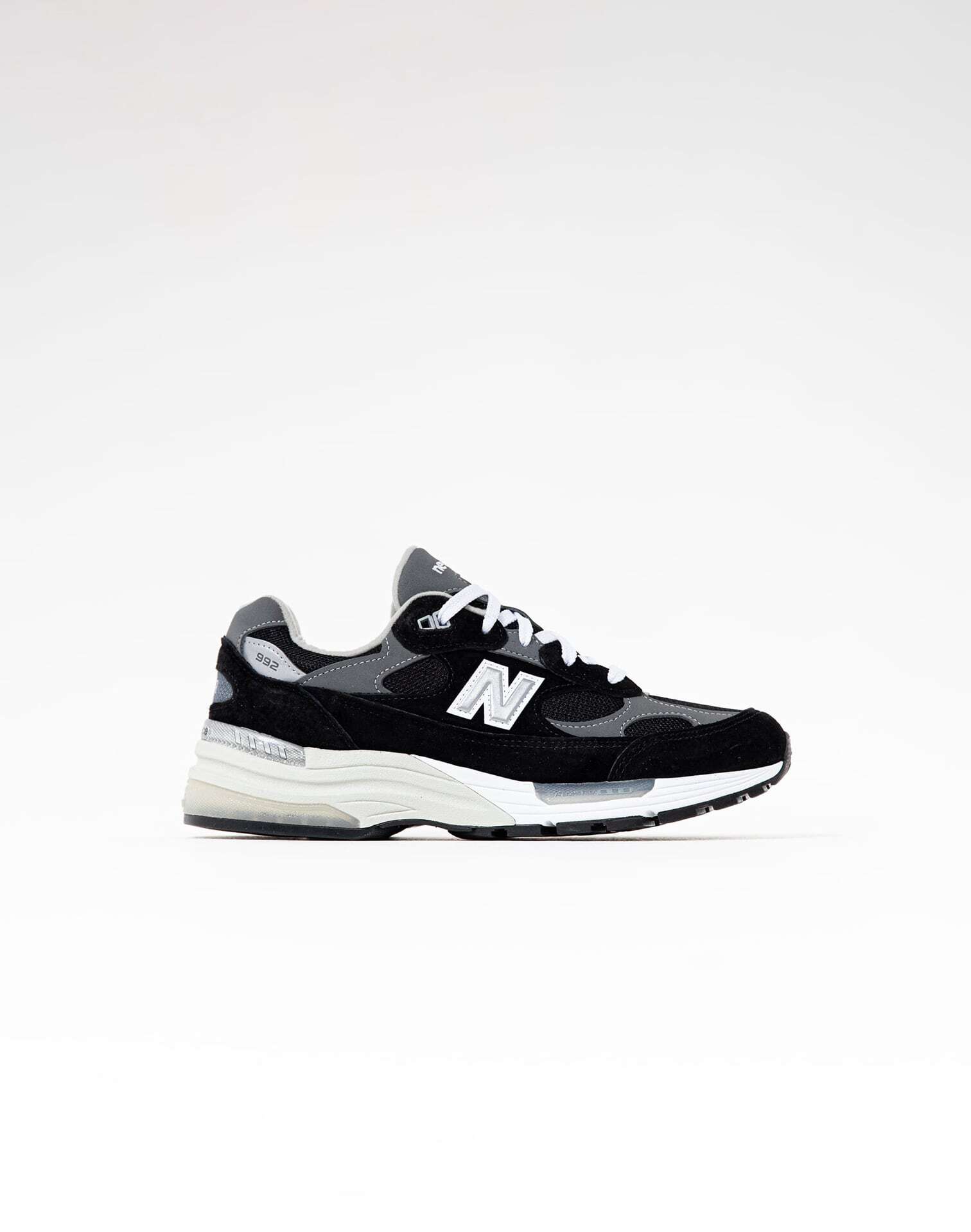 Photo of New Balance 992 GRADE-SCHOOL