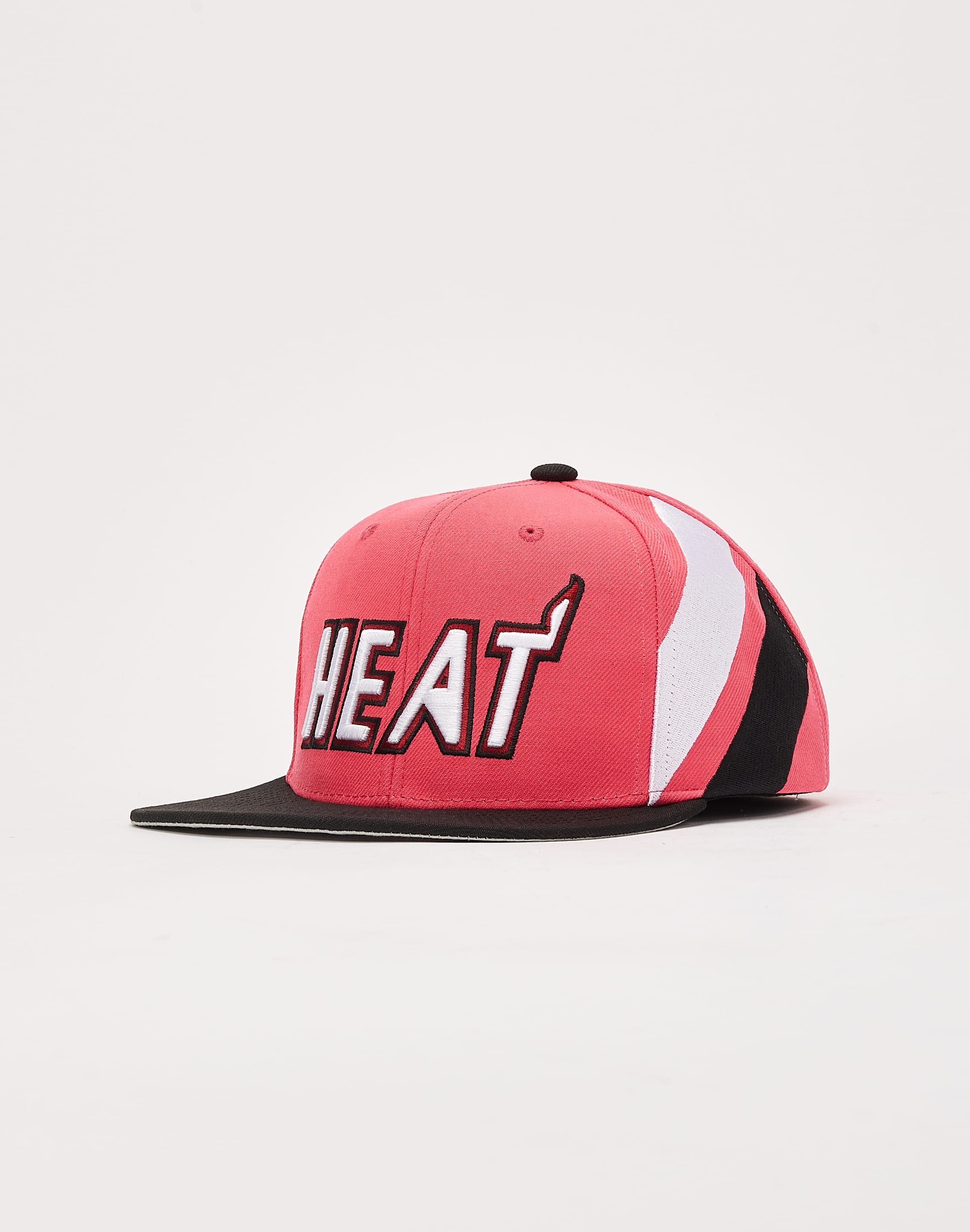 Men's Mitchell & Ness Red Miami Heat Ground 2.0 Snapback Hat