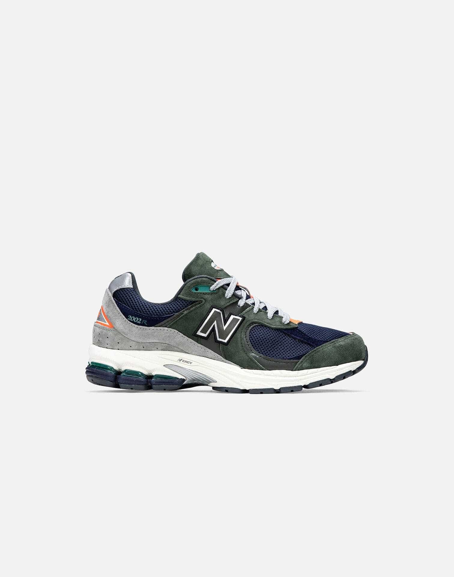 Photo of New Balance 2002R GRADE-SCHOOL