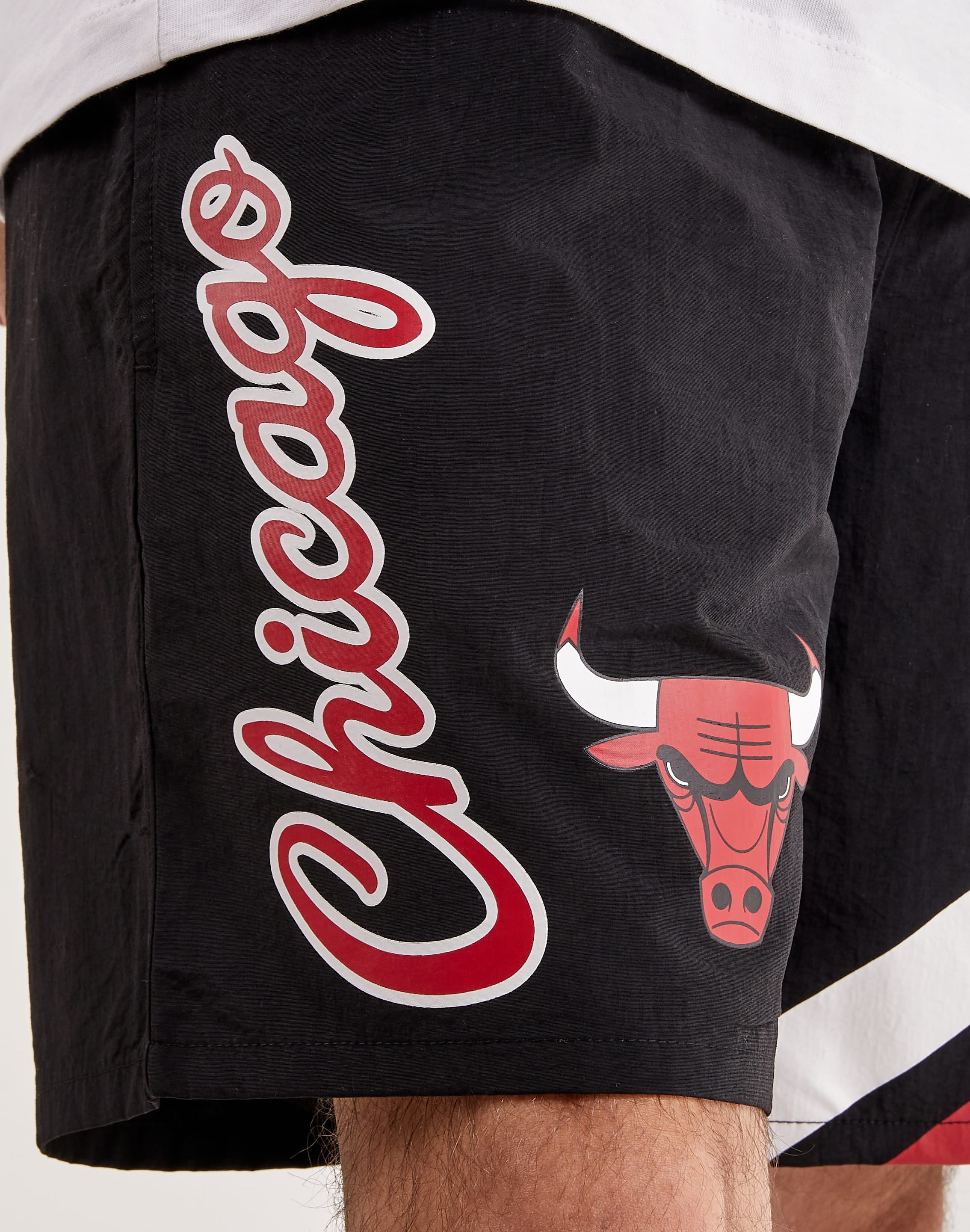 Mitchell & Ness Chicago Bulls Team Heritage Shorts - Red - Large