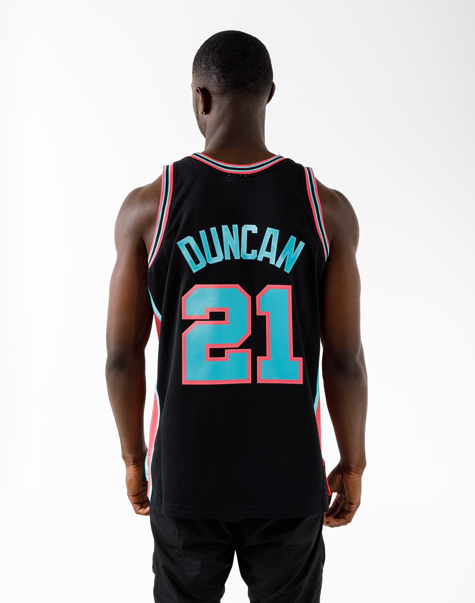 Tim Duncan San Antonio Spurs Mitchell & Ness Youth Swingman Throwback Jersey - Black