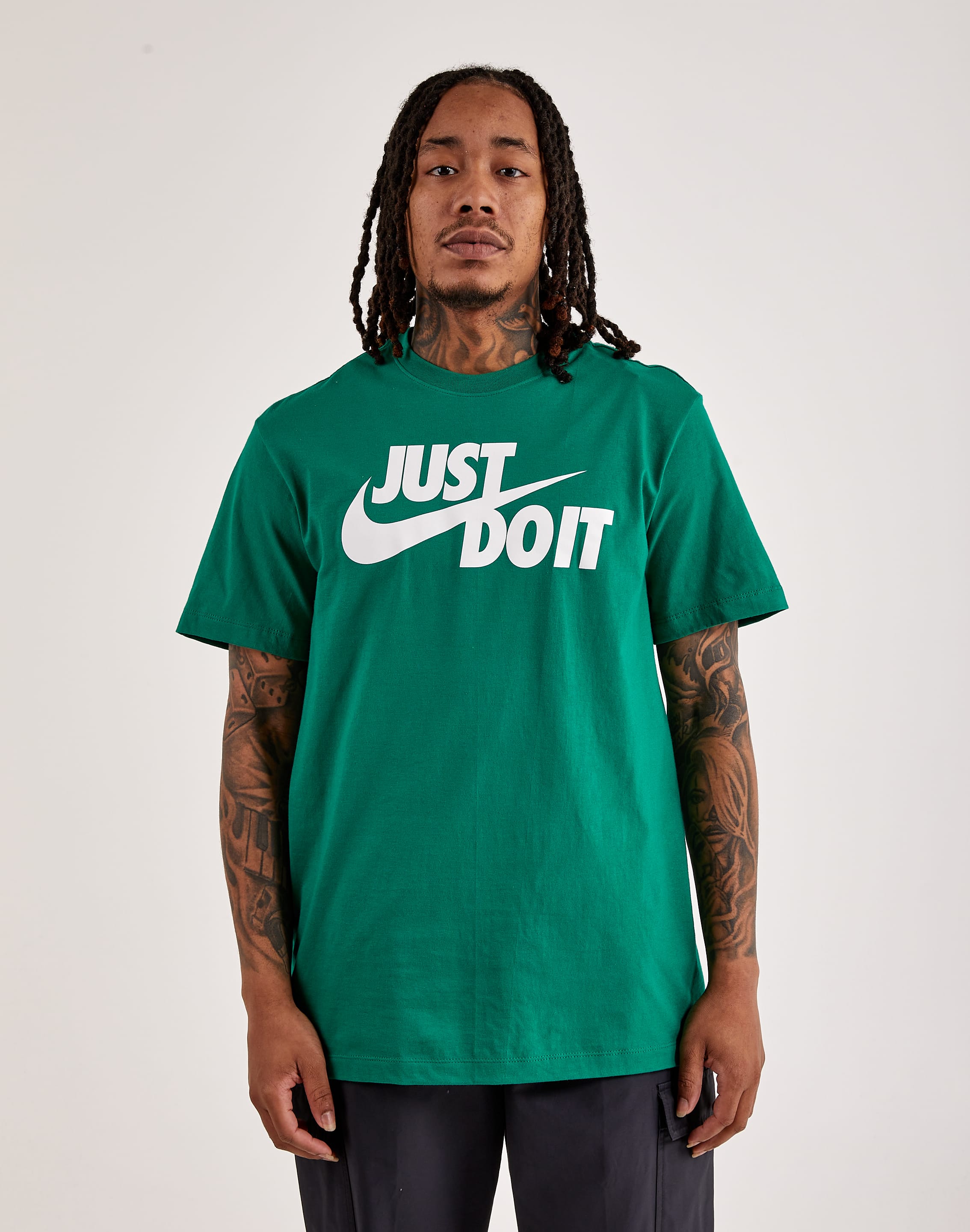 Nike NSW Just Do It Swoosh Tee – DTLR