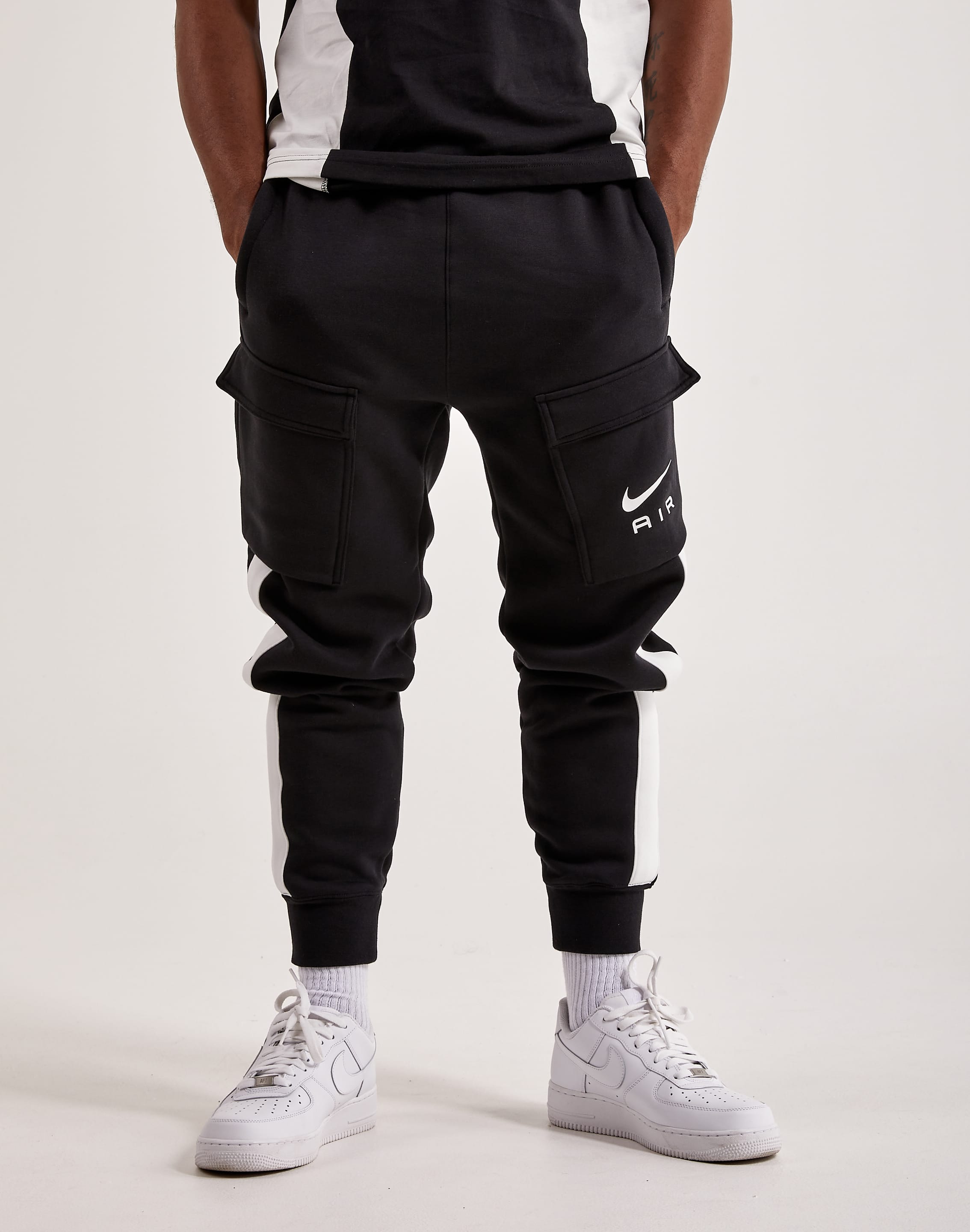 Nike Therma Men's Therma-FIT Tapered Fitness Trousers. Nike ZA