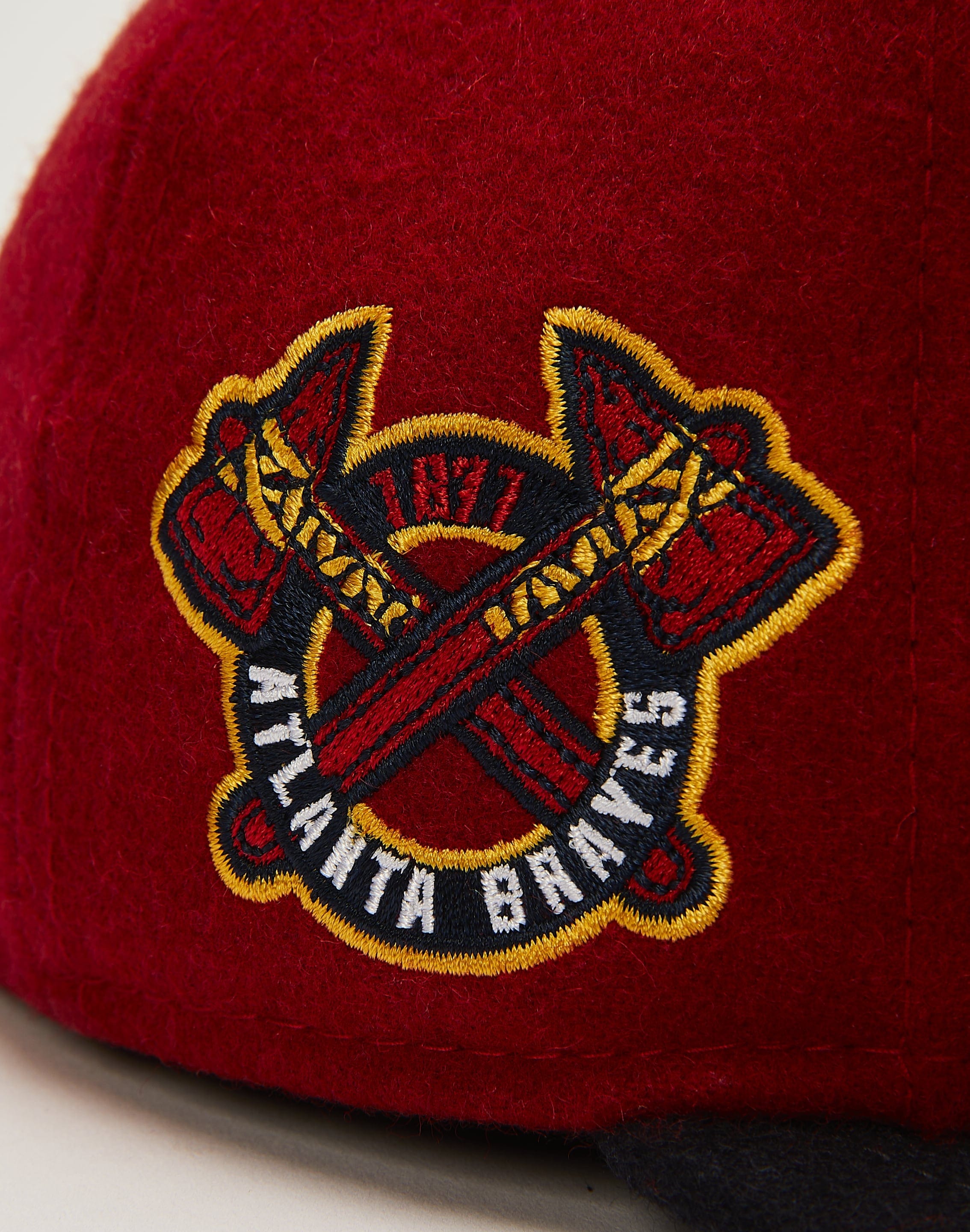 Bravws Riley Chain New Era Atlanta Braves Chain-Stitched 59Fifty Fitted Hat – DTLR