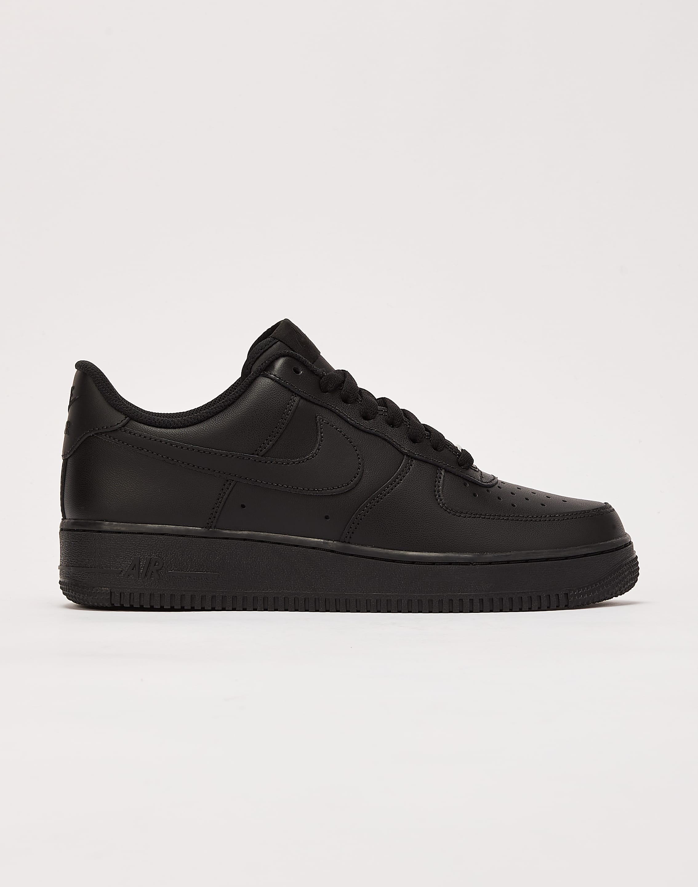Nike all black shows Clearance