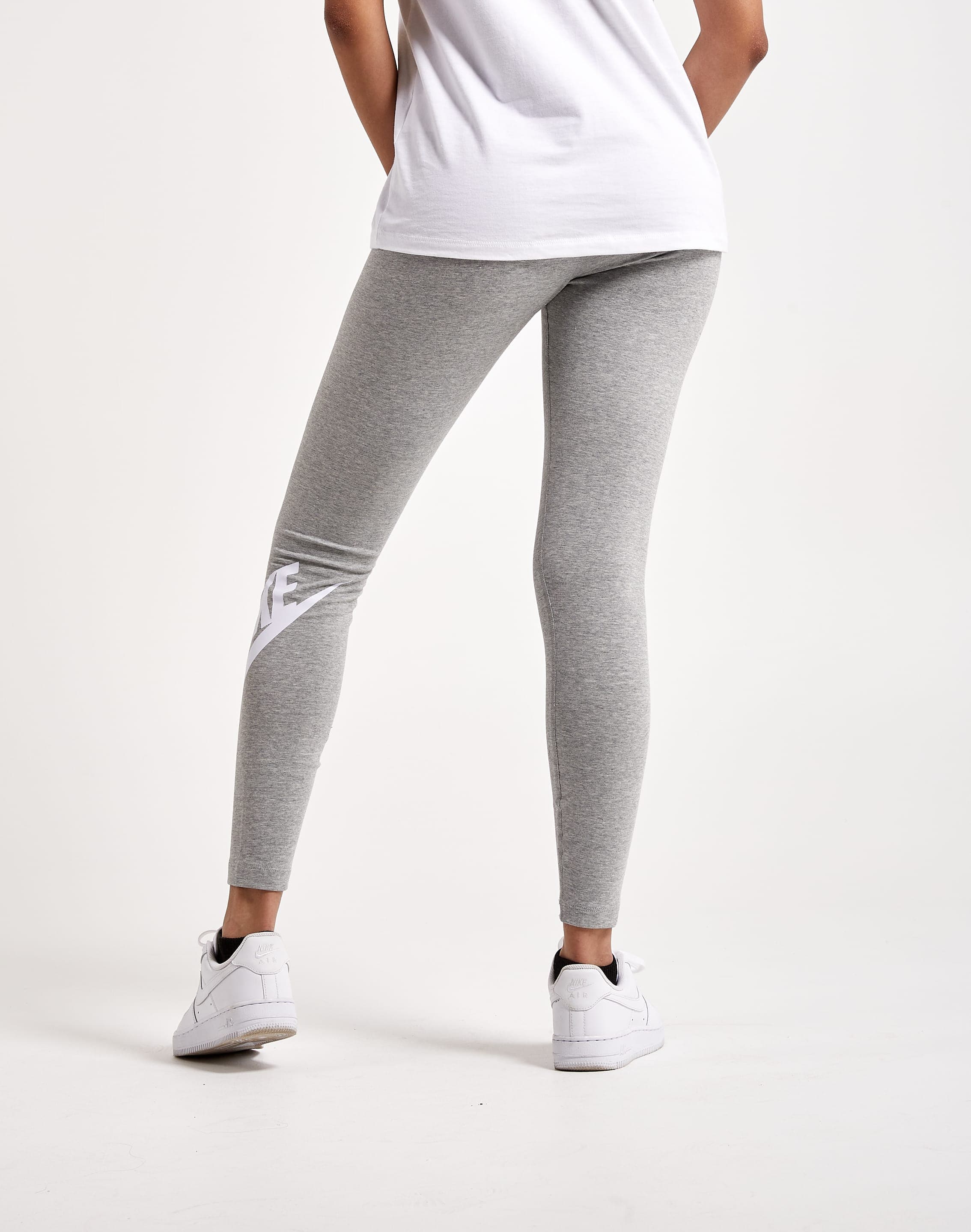  NIKE Women's Sportswear Club Futura 3/4 Leggings, Black/Vast  Grey, Small : Sports & Outdoors
