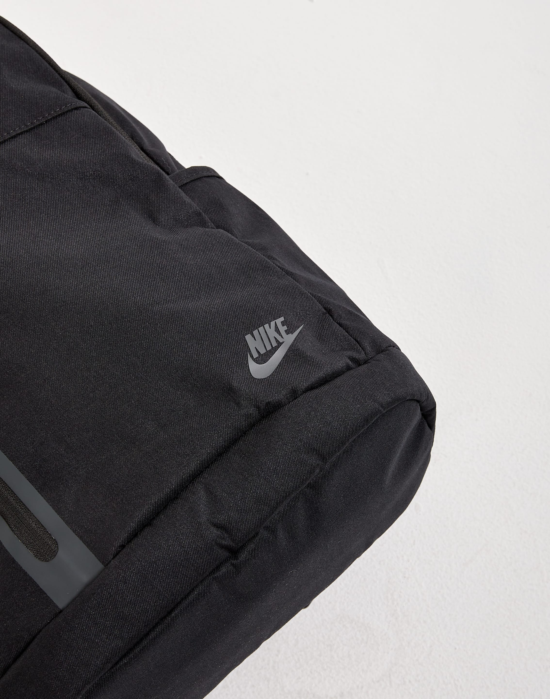  Nike Elemental Backpack (Black/Ash Slate) : Clothing