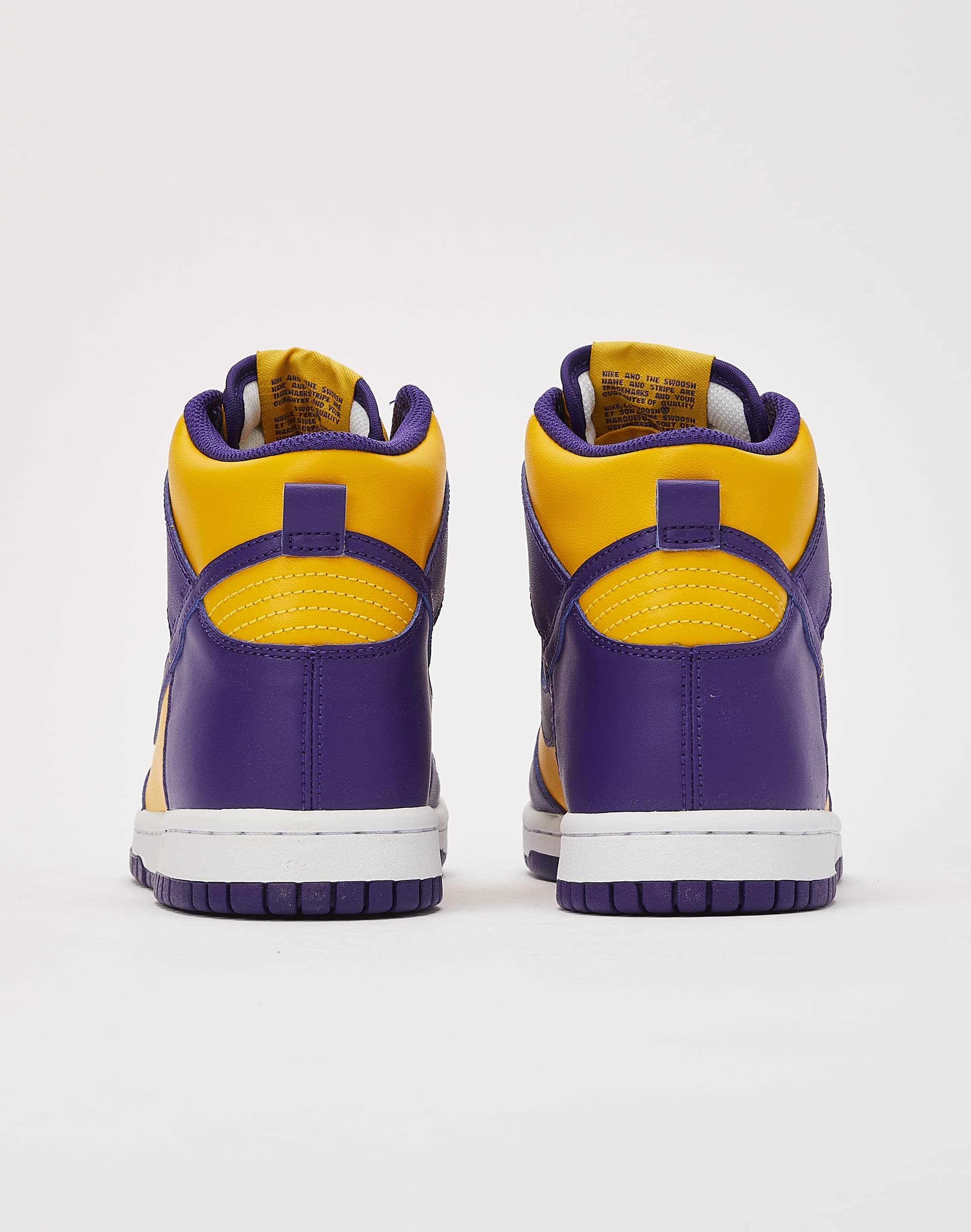 nike dunk high lakers outfit
