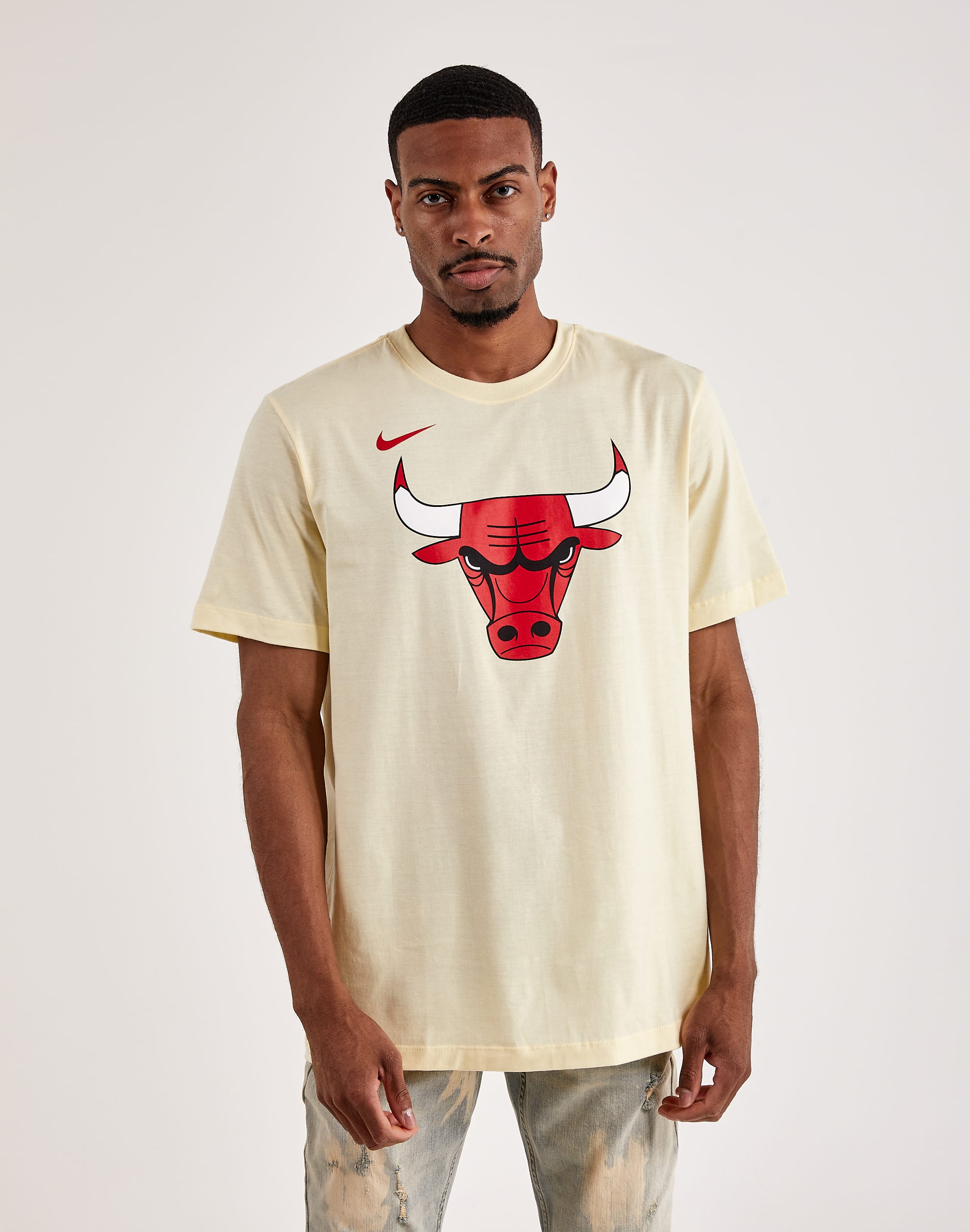 Chicago Bulls Essential Men's Nike NBA T-Shirt. Nike IN