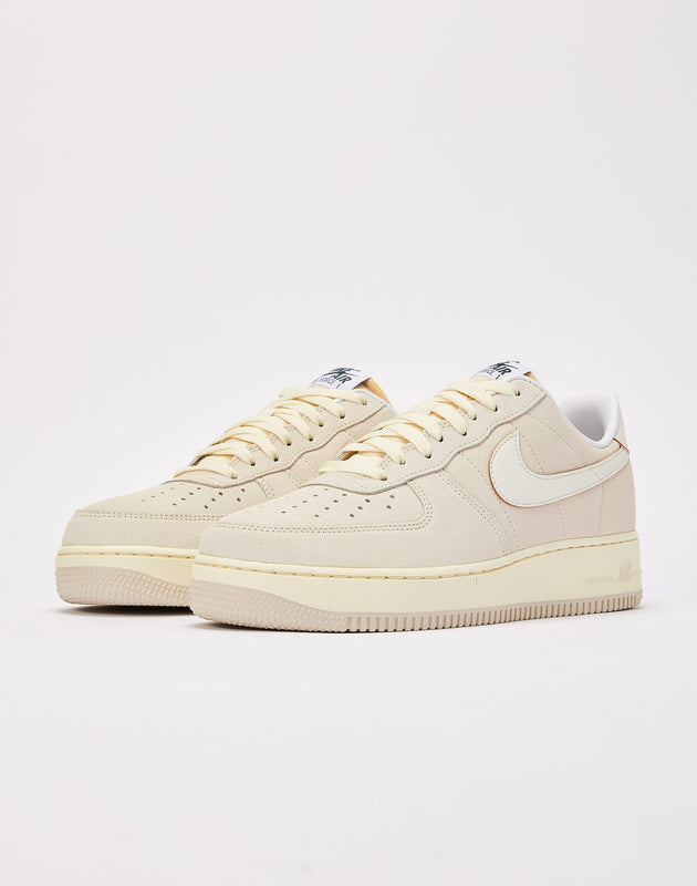 what is the difference between nike air force 1 low and 07