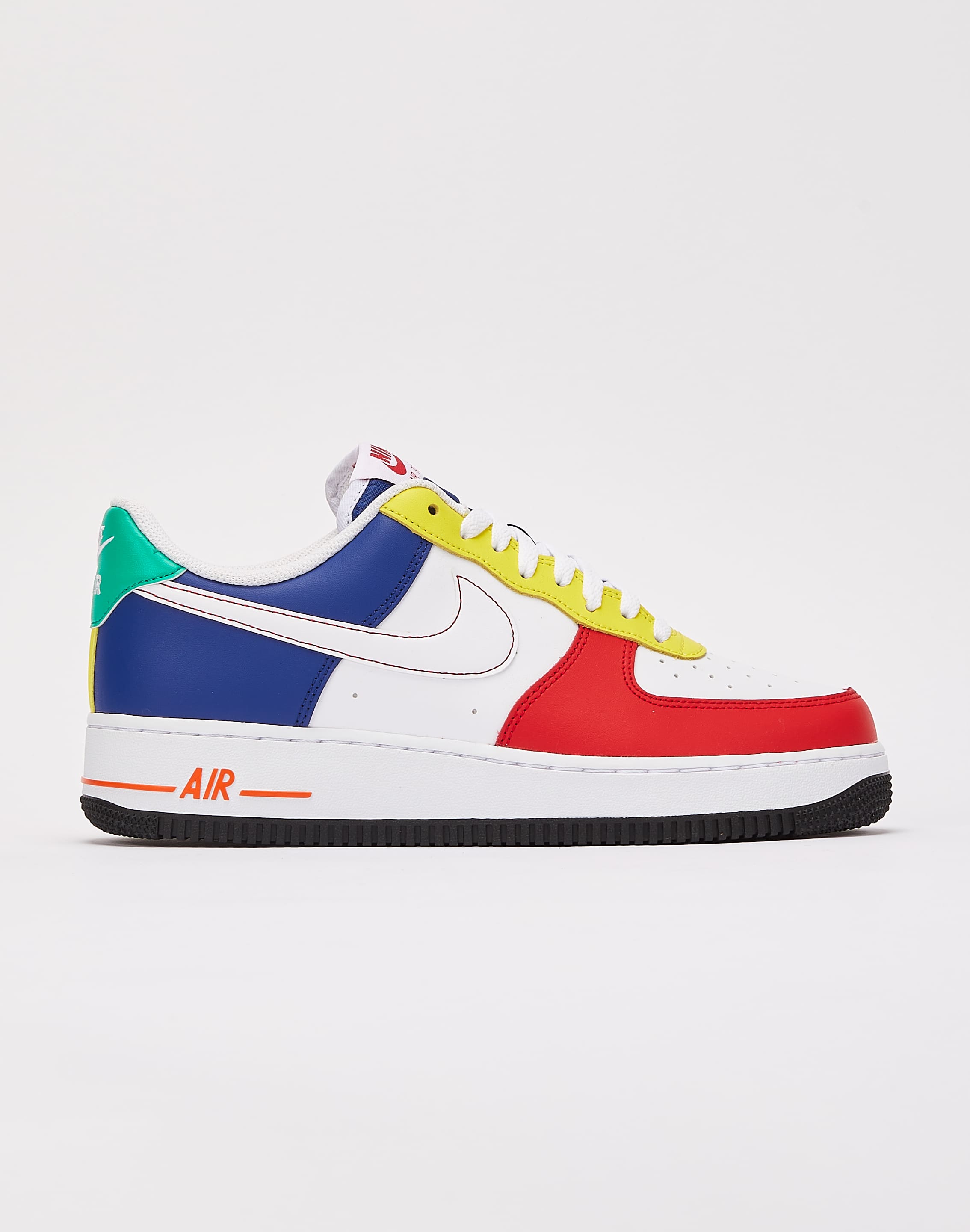 Nike Men's Air Force 1 '07 LV8 3 Removable Swoosh Shoes