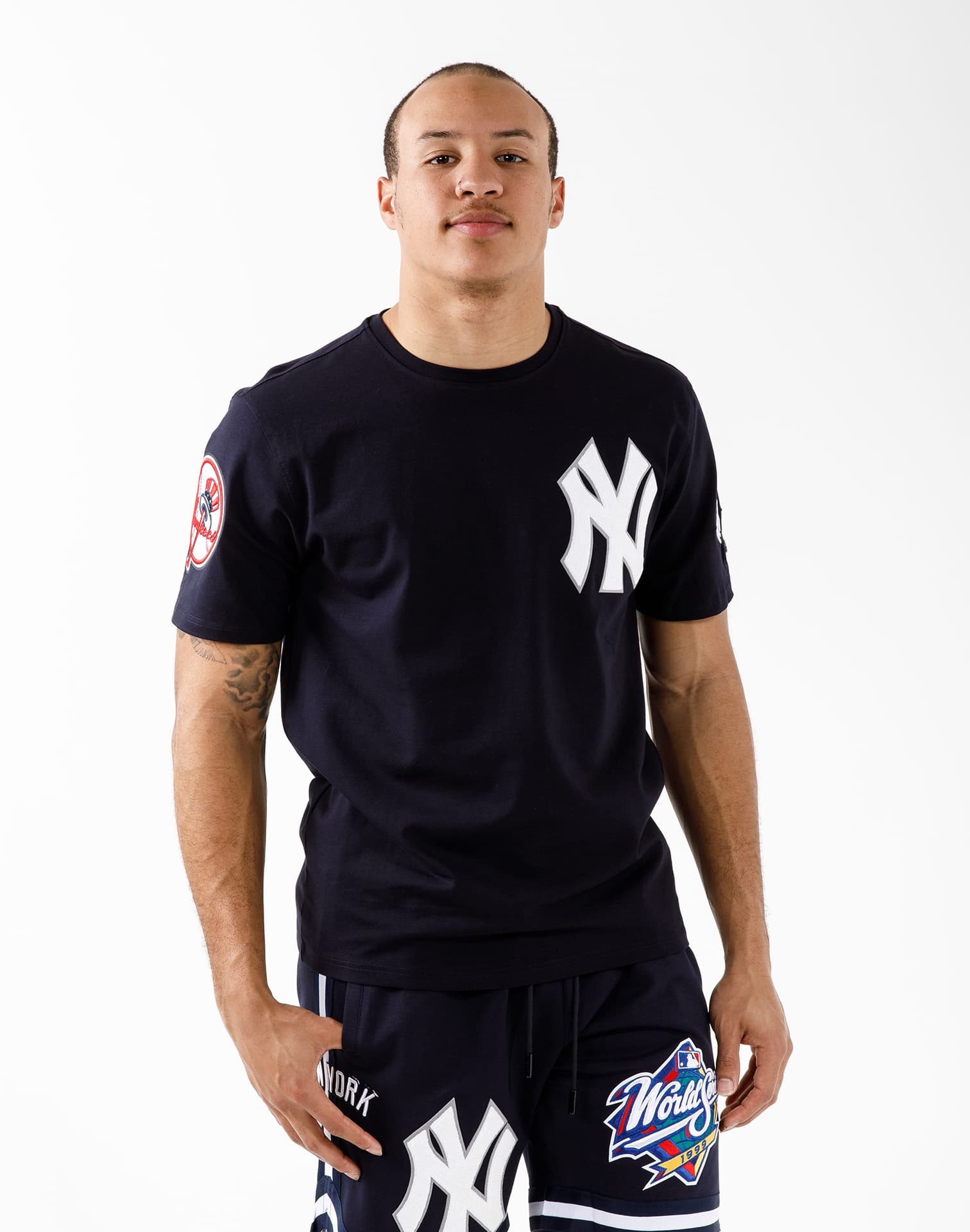 Pro Standard Mens MLB New York Yankees Logo Pro Team Crew Neck T-Shirt  LNY133625-RBK Red/Black