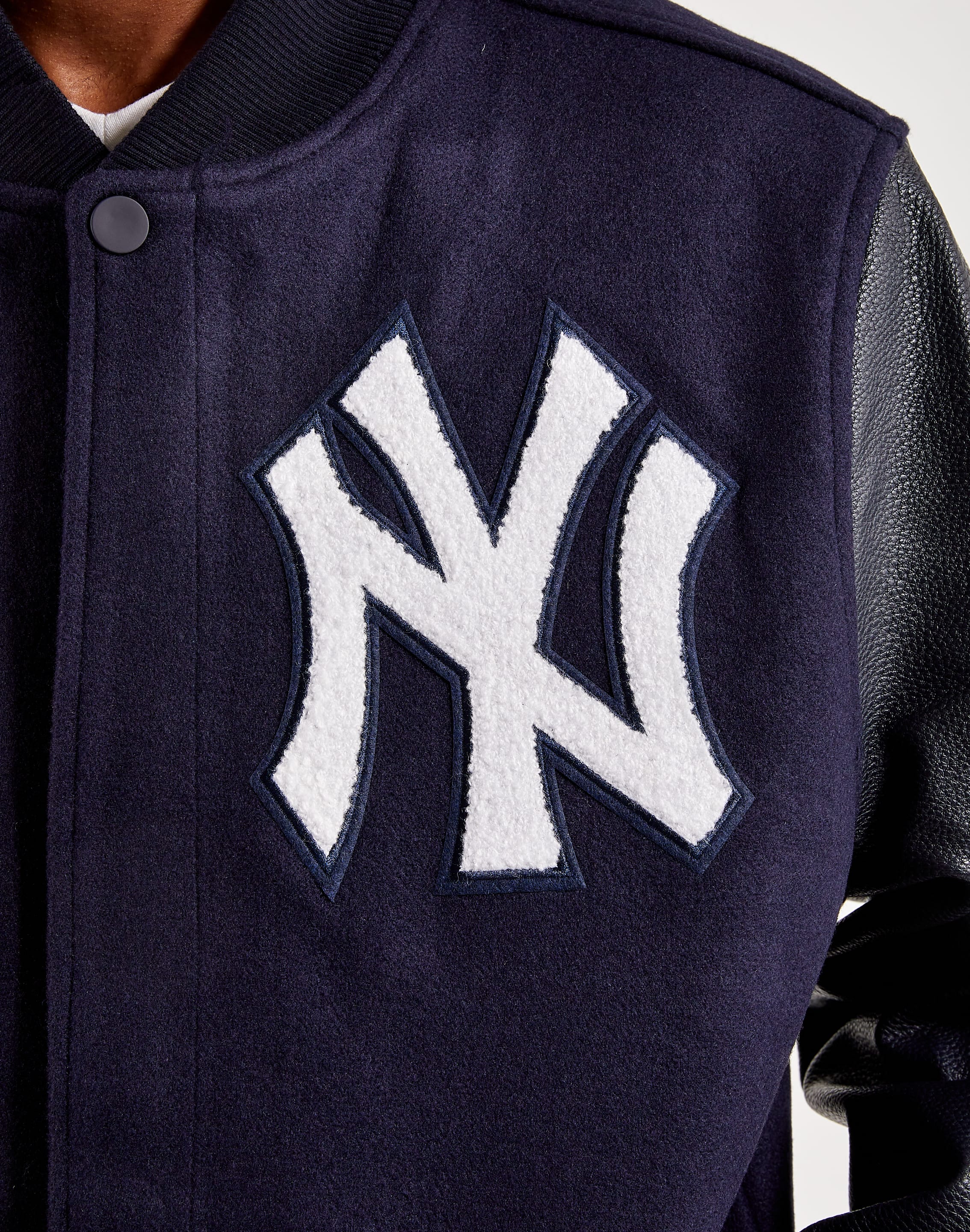 Pro Standard Mens MLB New York Yankees Gradient Satin Jacket LNY633565-MDN  Midnight Navy