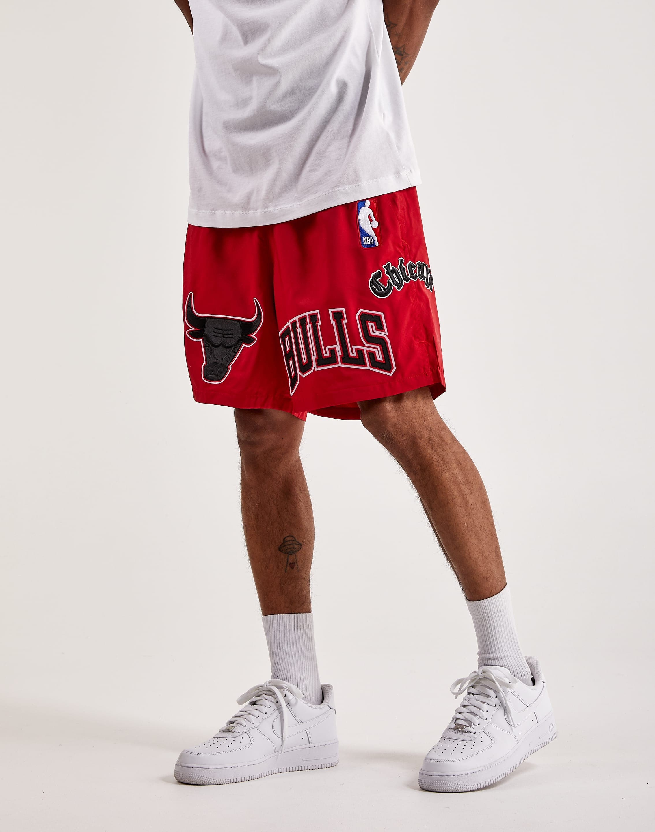 Pro Standard Mens NBA Chicago Bulls Retro Classic Dk 2.0 Shorts